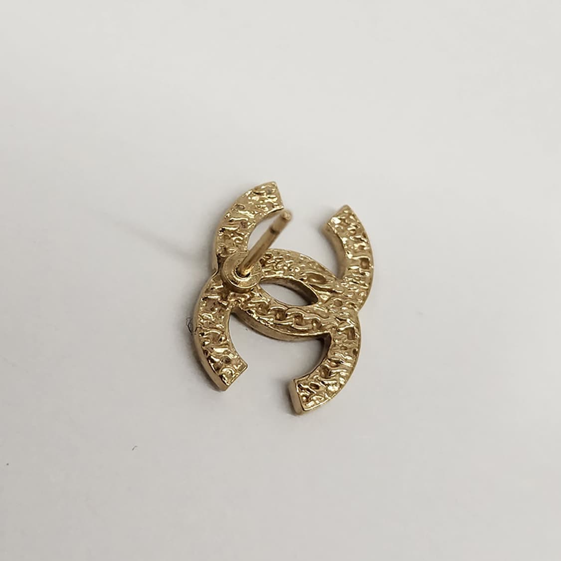 샤넬 골드톤 CC로고 귀걸이 상품이미지3