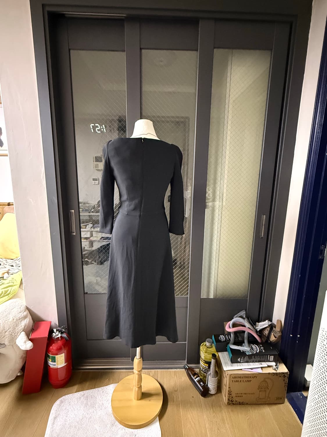 아보아보 블랙 새틴 원피스 상품이미지5