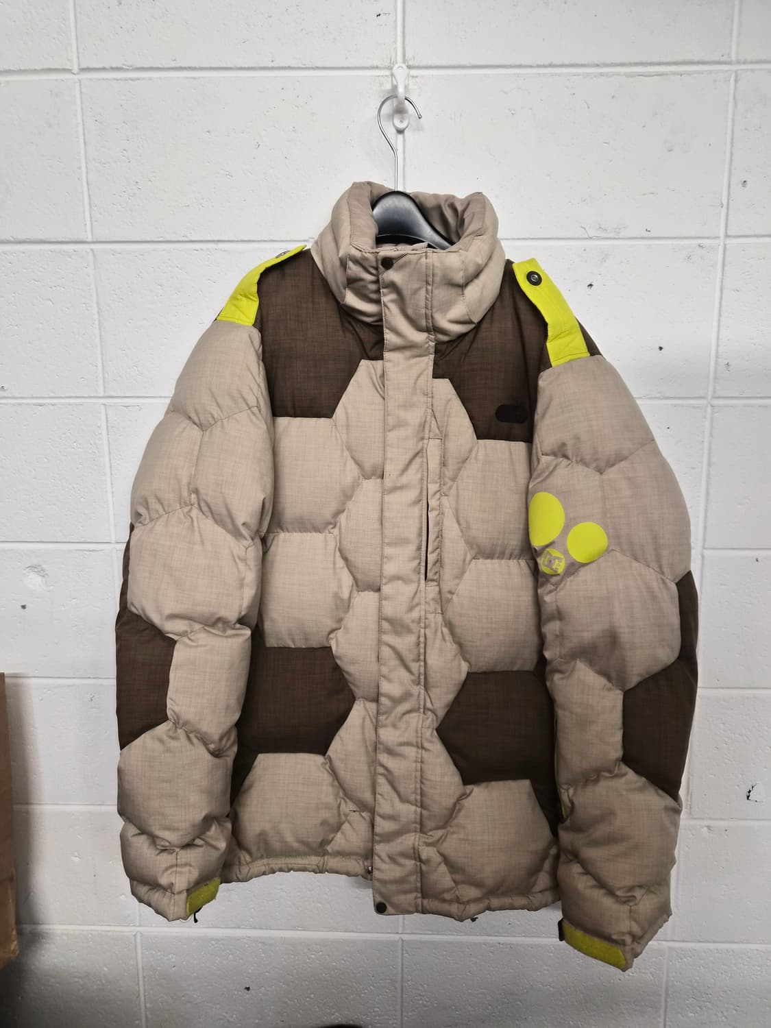 105) DC 스노우보드 보드복 패딩 팝니다 상품이미지1