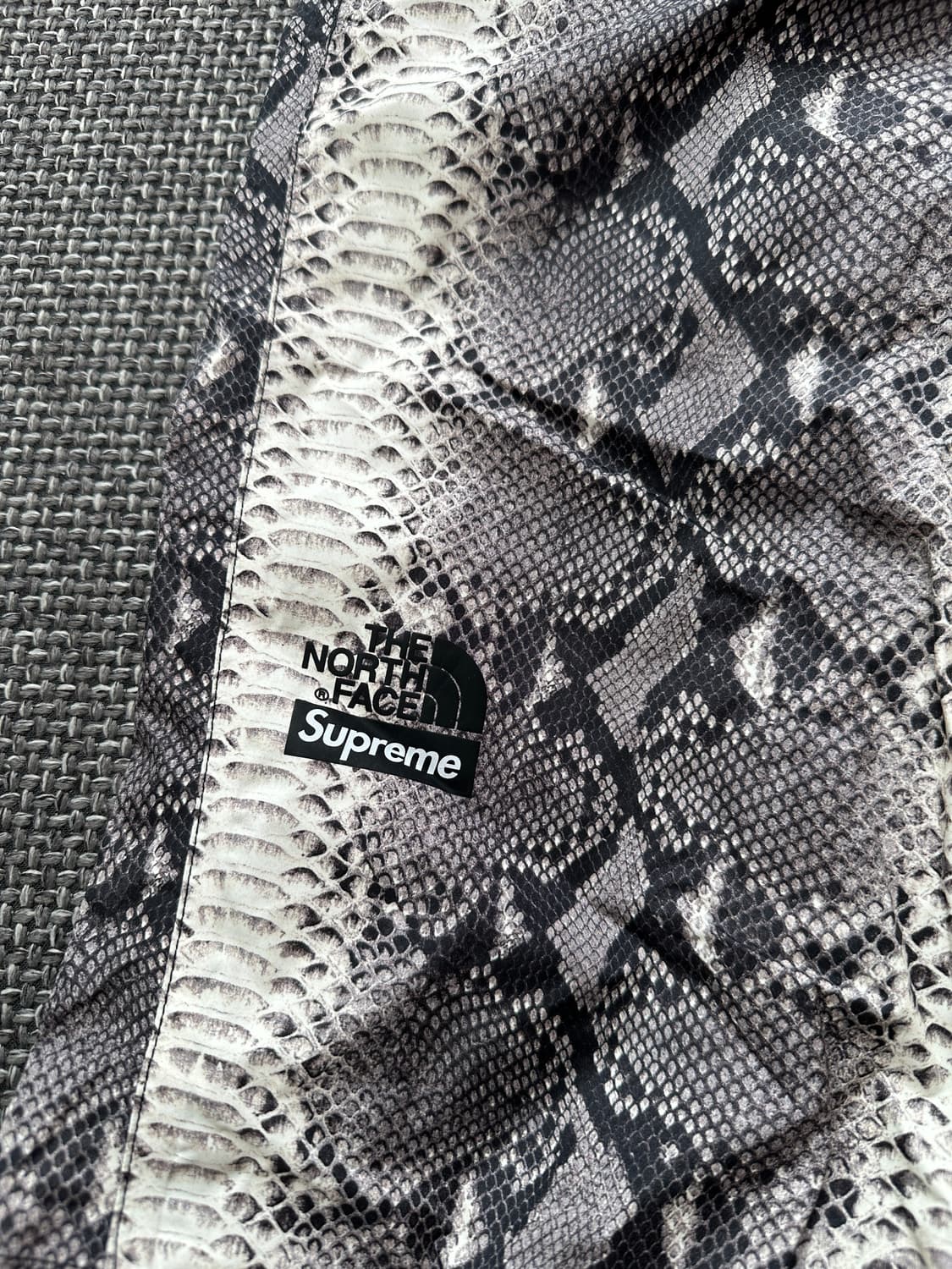 슈프림 노스페이스 스네이크 테이프 심 팬츠 상품이미지3