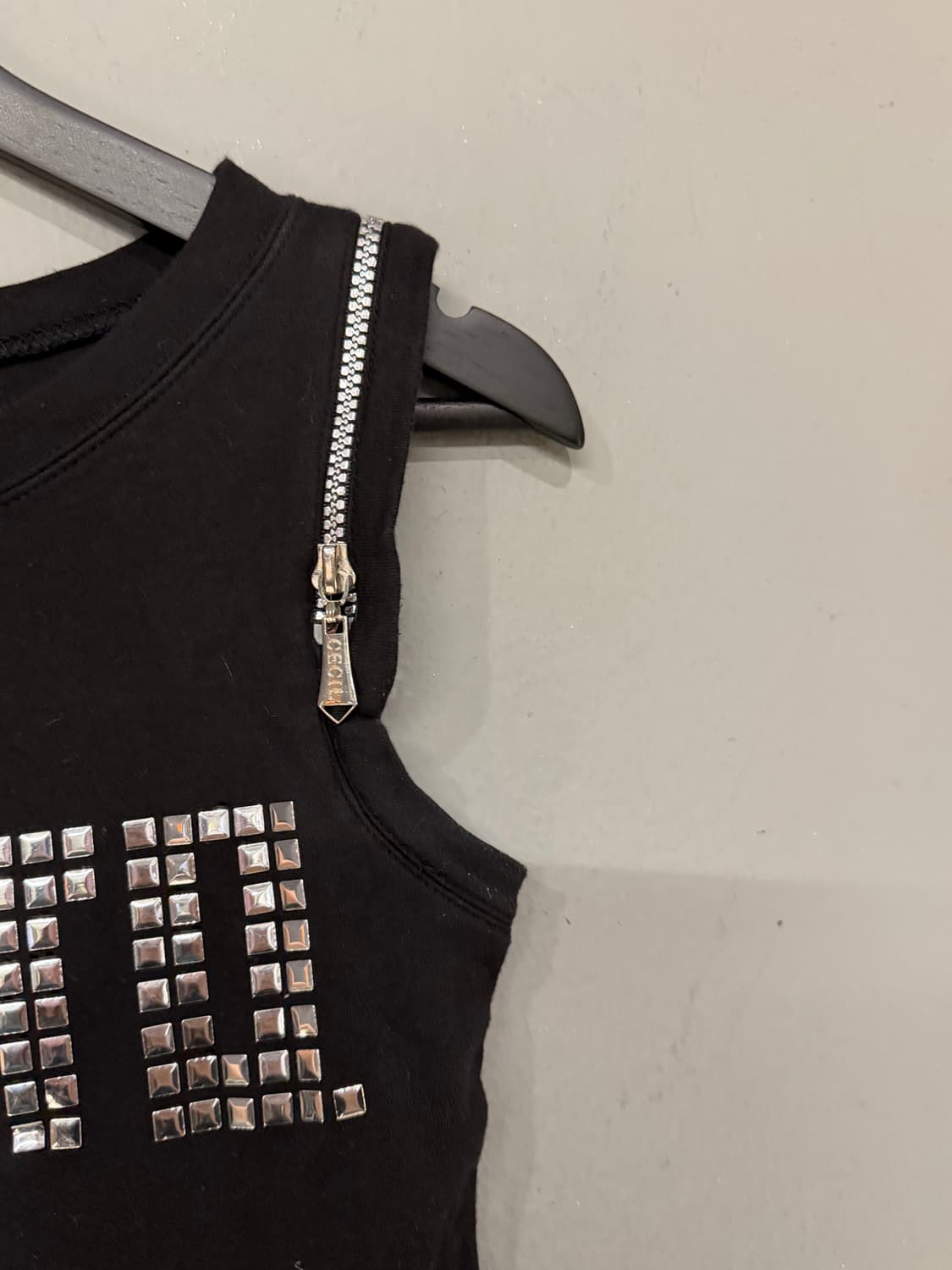 Cecil Mcbee stud lettering sleeveless 상품이미지7