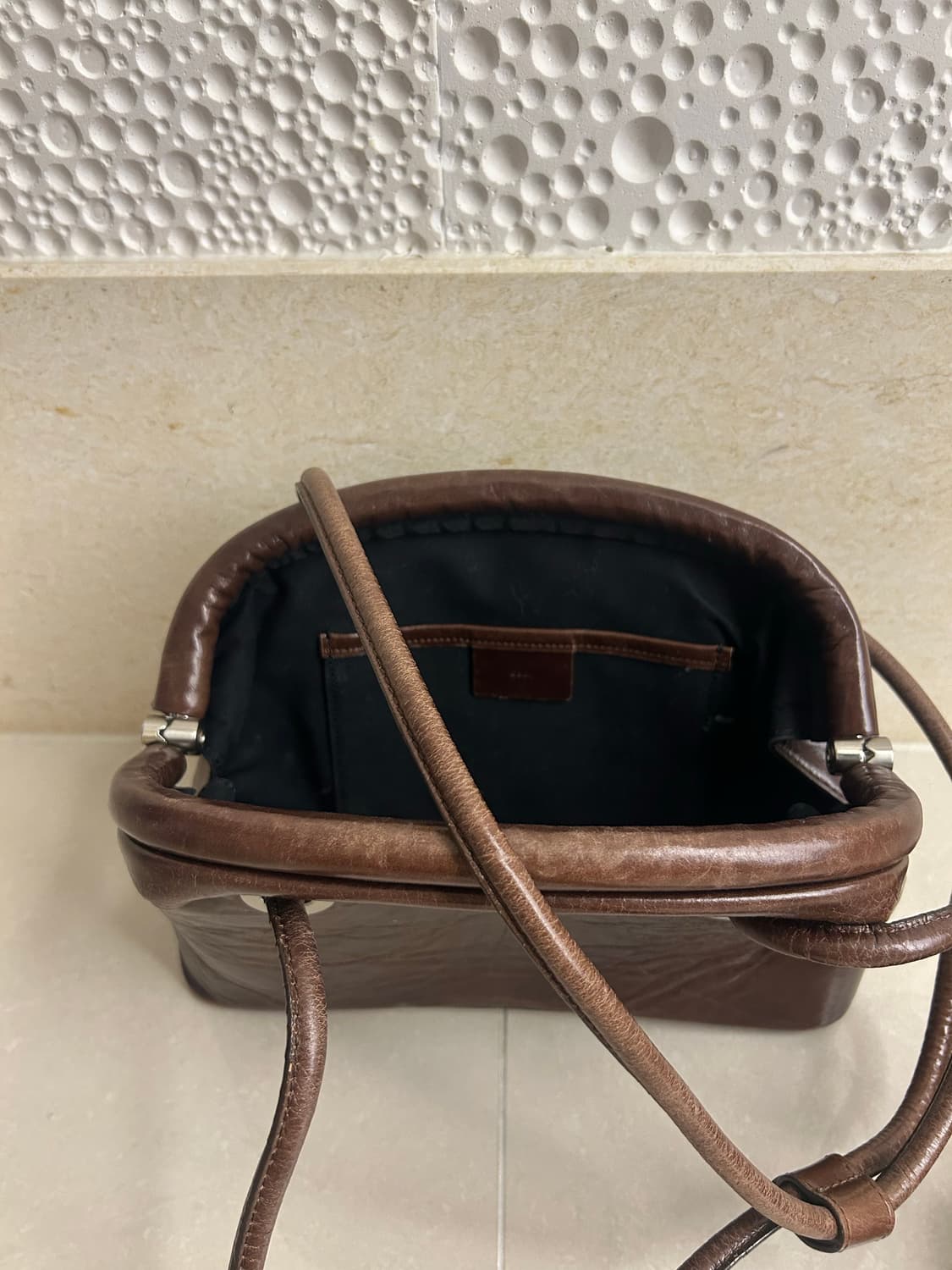 오소이 | 서클 브로트 브라운 가방 상품이미지3