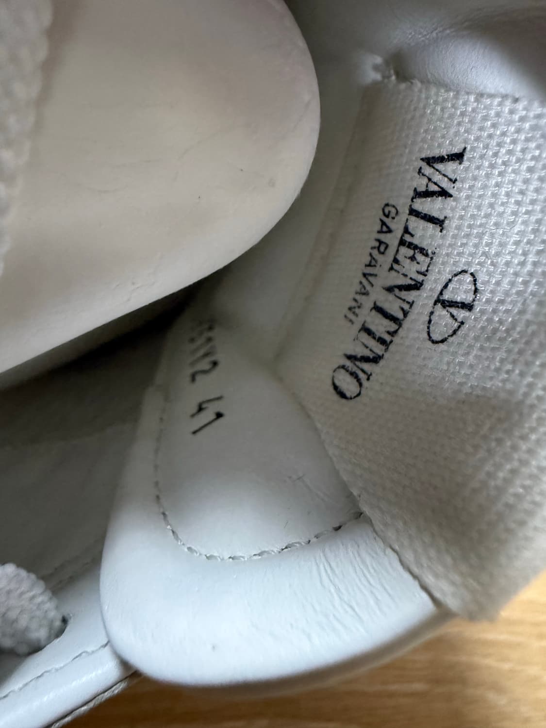 발렌티노 락스터드 언타이틀드 스니커즈 41 상품이미지6