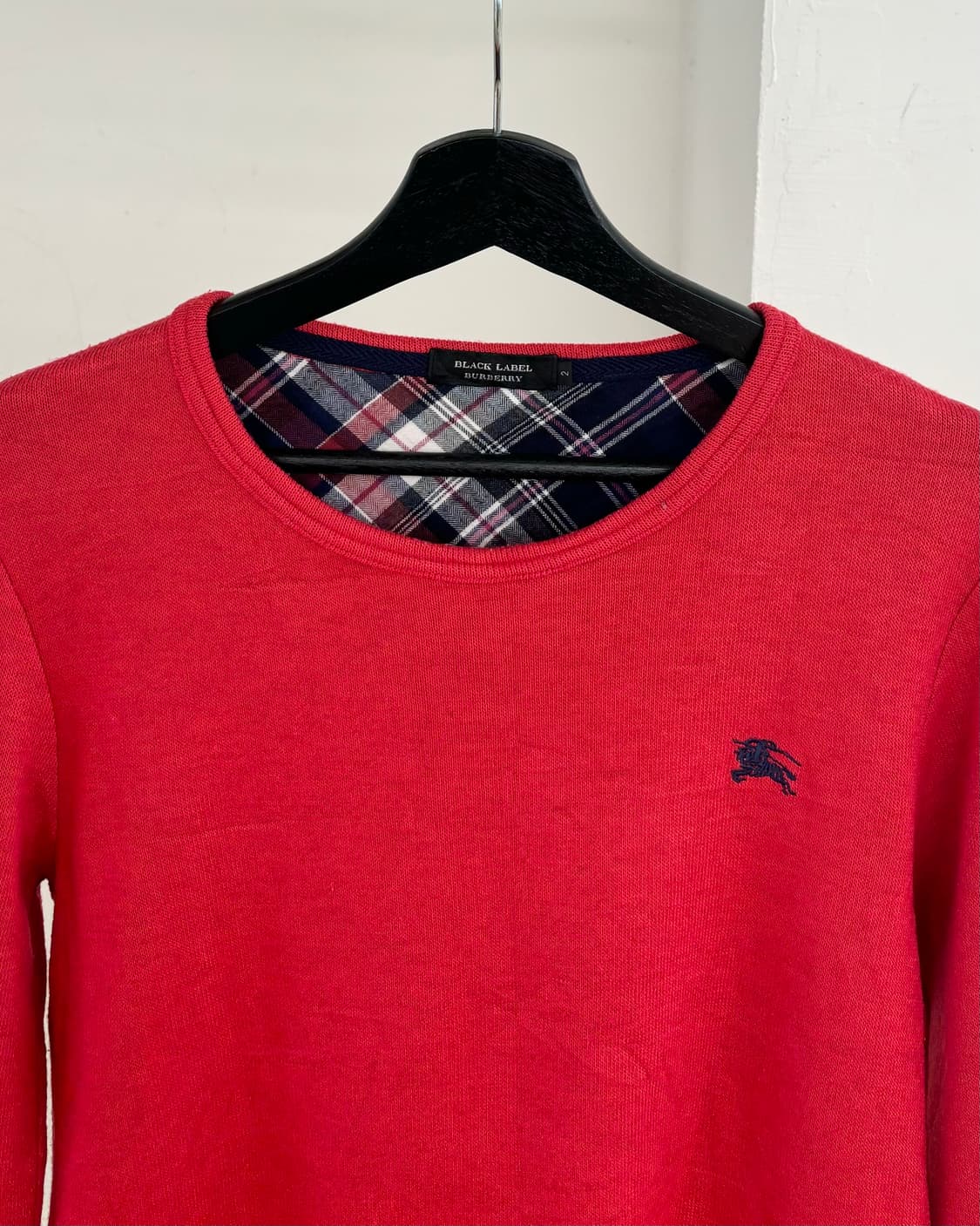 버버리 블랙라벨 레드 니트 티셔츠 상품이미지2