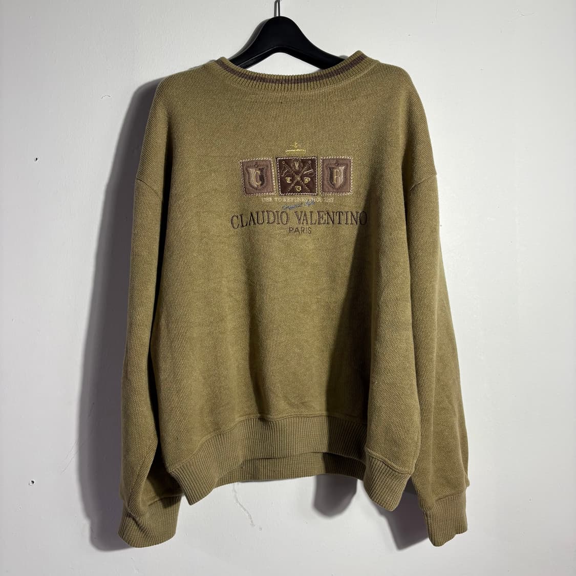 클라우디오발렌티노 자수 로고 니트 스웨터 (무료배송) 상품이미지1