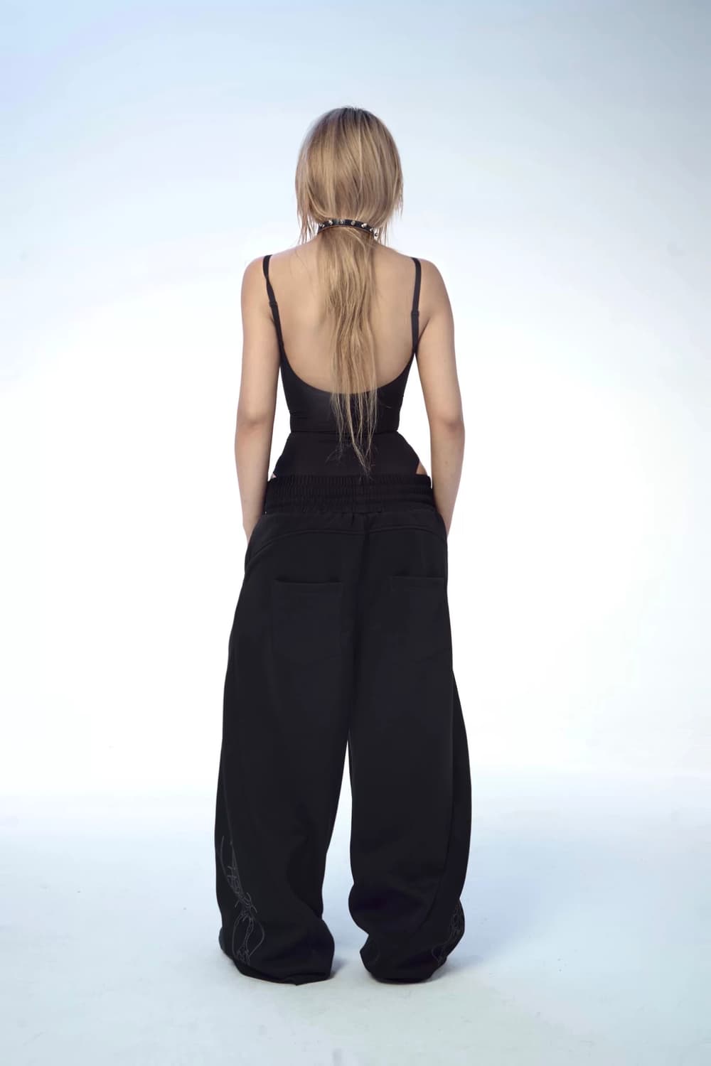 Cyber-Gothic Graphic Wide Sweatpants 상품이미지5