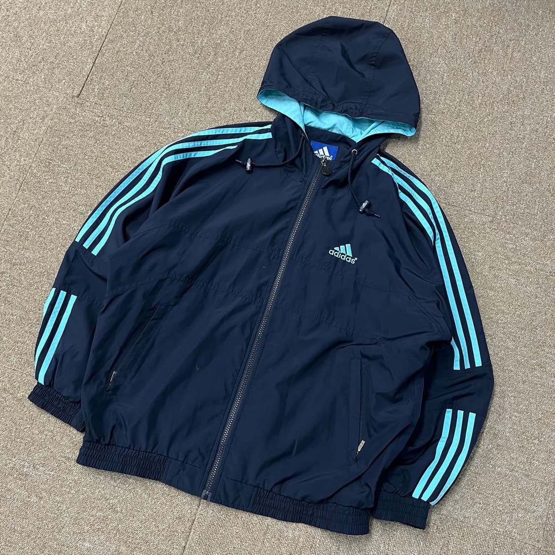 아디다스 바람막이 상품이미지1