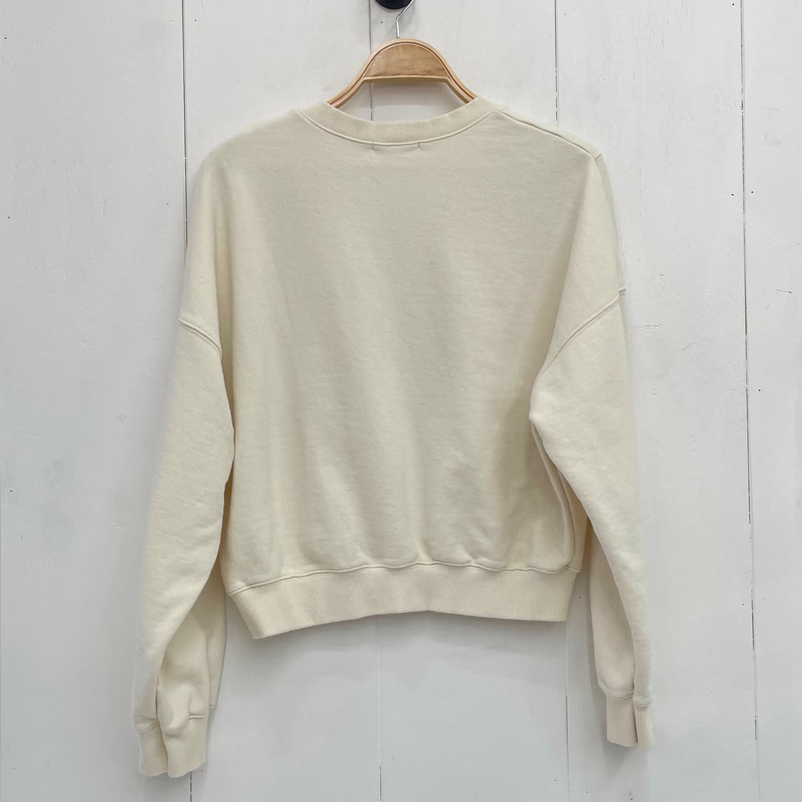 엔키노 로스앤젤레스 레터링 브이넥 크롭 맨투맨 상품이미지6