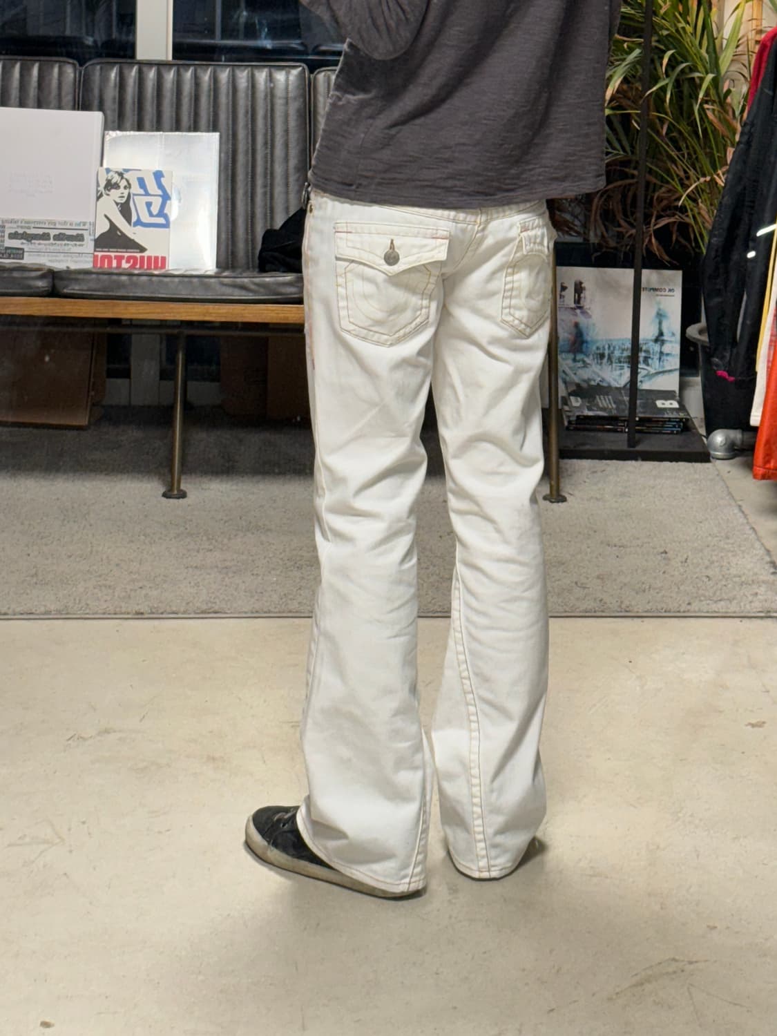 트루릴리전 화이트 로우라이즈 플레어진 상품이미지5