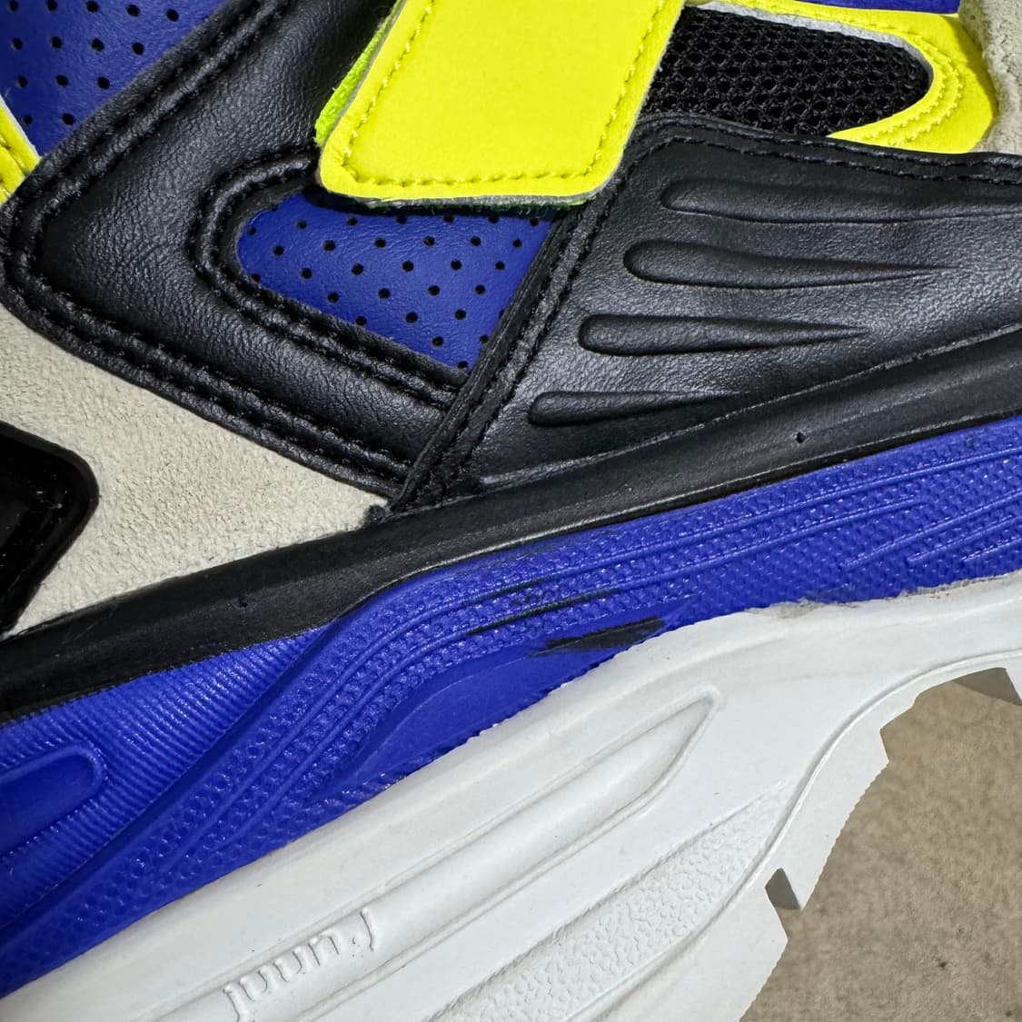 준지 19fw 청키 레더 스트랩 스니커즈 255 상품이미지9