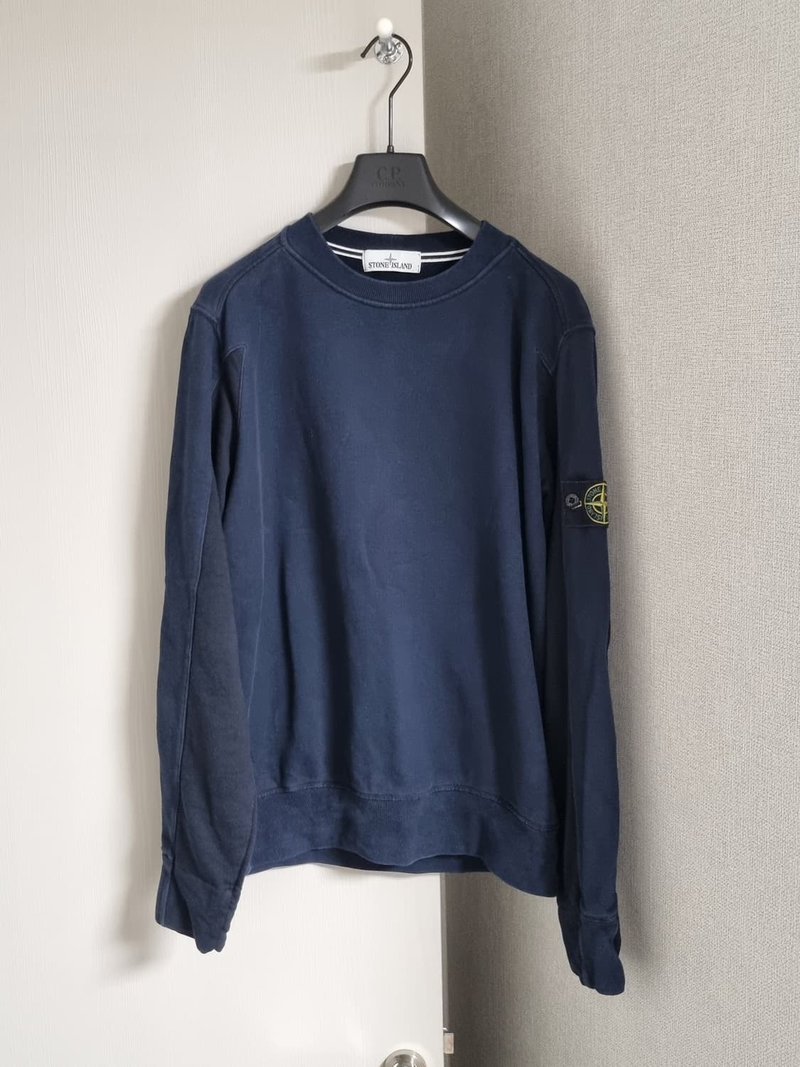 스톤아일랜드 배색 맨투맨 상품이미지1