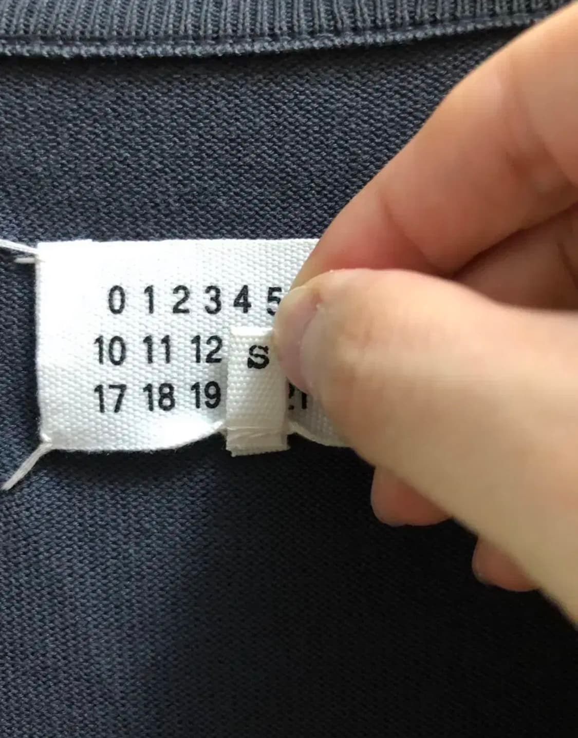 마르지엘라 엘보우 패치 가디건 차콜 상품이미지6