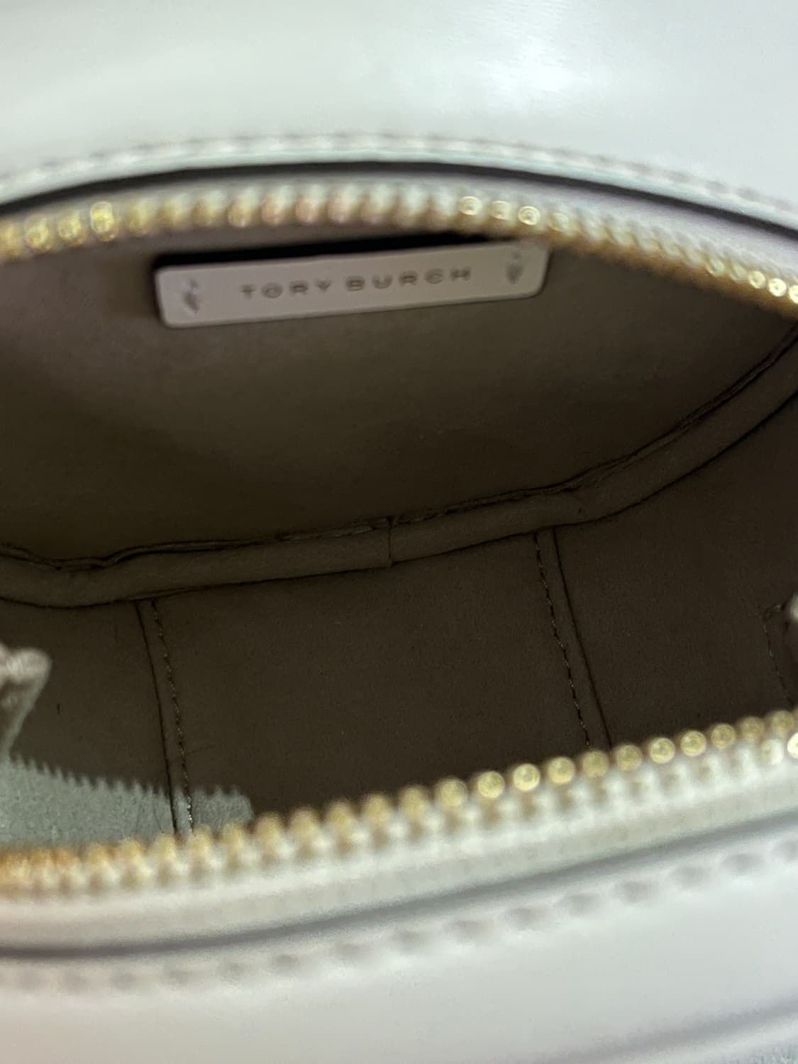 토리버치 아이보리 크로스백(실착용 2회) 상품이미지5