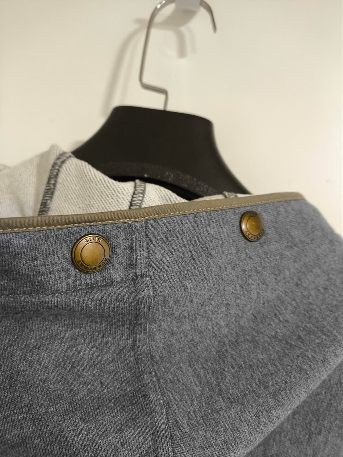 L 버버리 버튼 후드 자켓 그레이 내피 상품이미지7