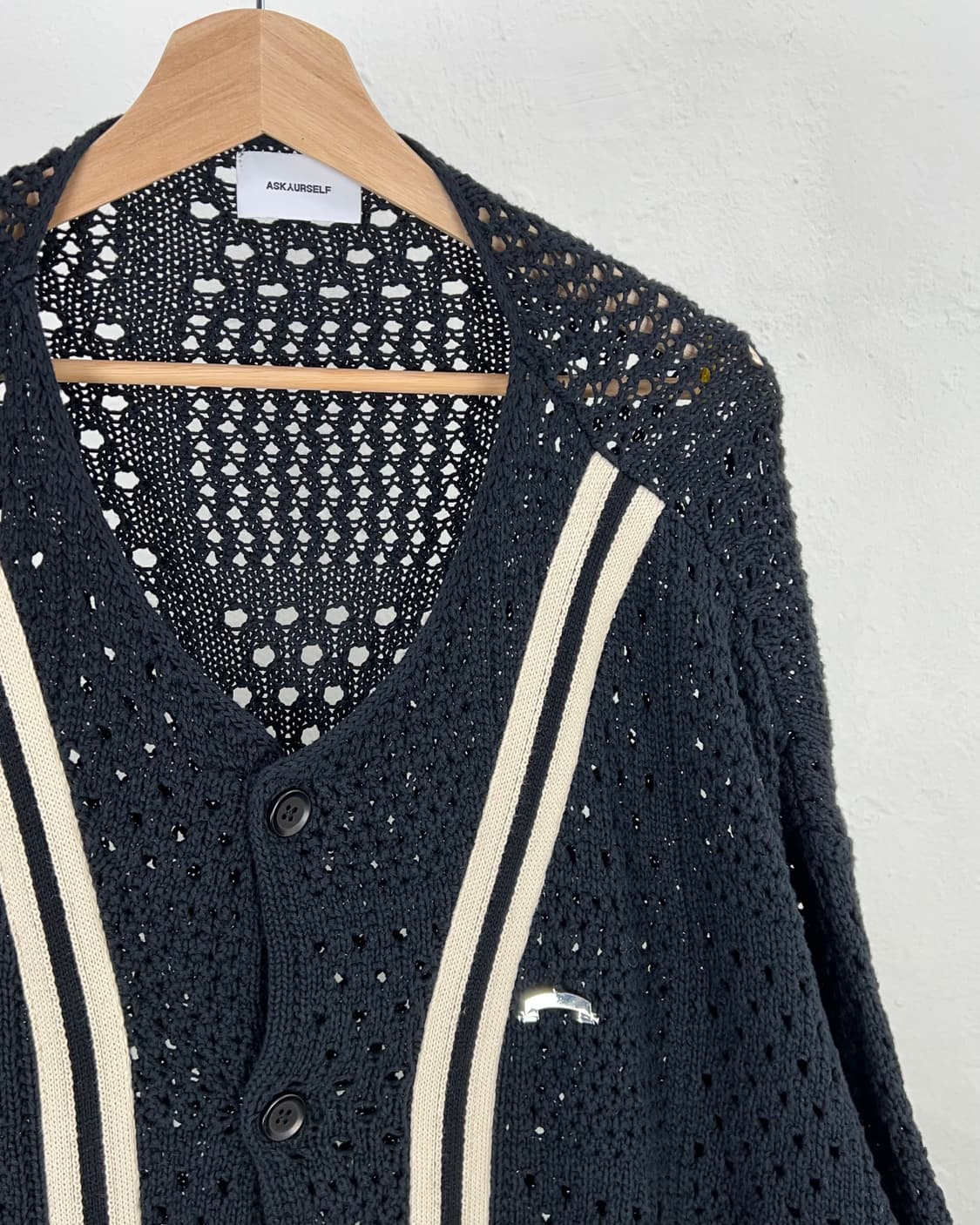 에스크 유어셀프 15fw 컬렉션 블랙 베이스볼 니트 가디건 상품이미지3