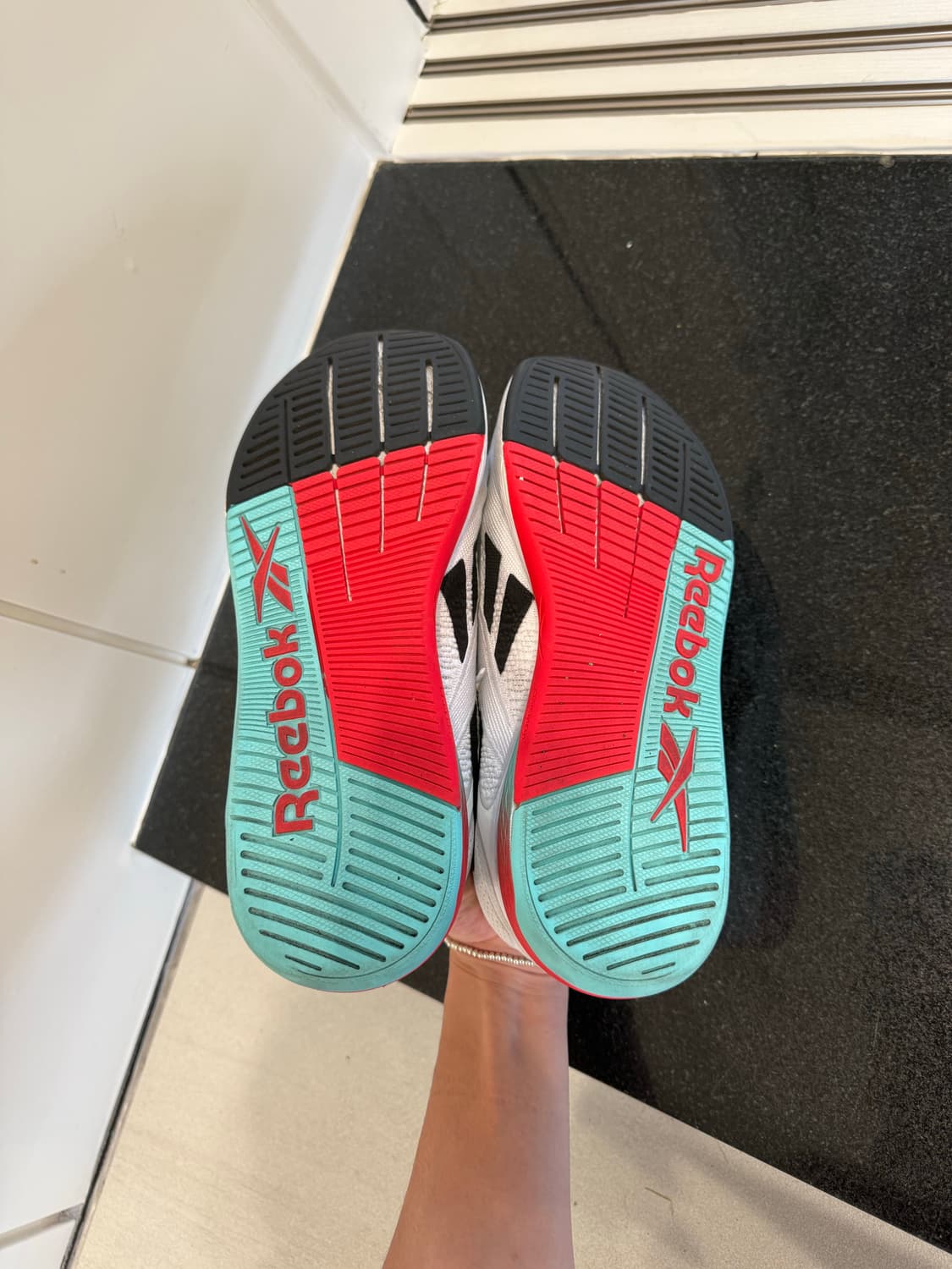 [260] 리복 나노 x5 화이트 레드 상품이미지4