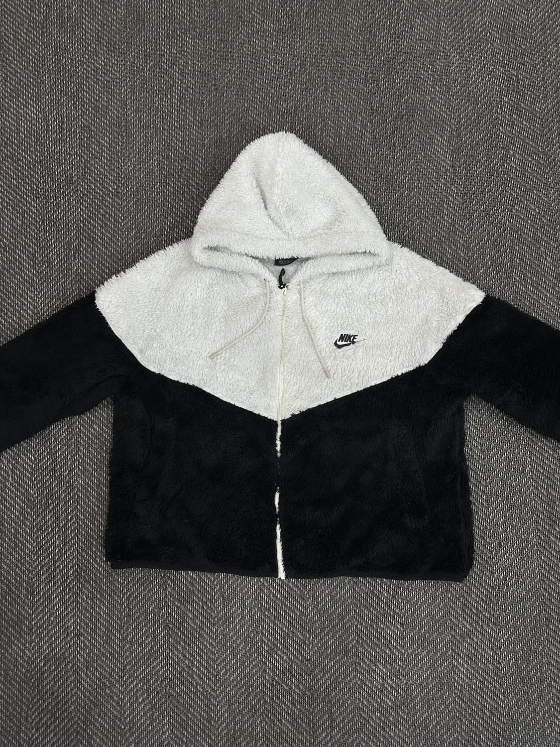 나이키 뽀글이 후리스 집업 검흰 상품이미지2