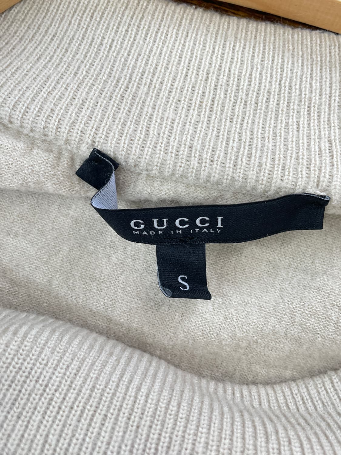 구찌(GUCCI) 여성 숄더 매듭 울 반팔 니트 상품이미지8