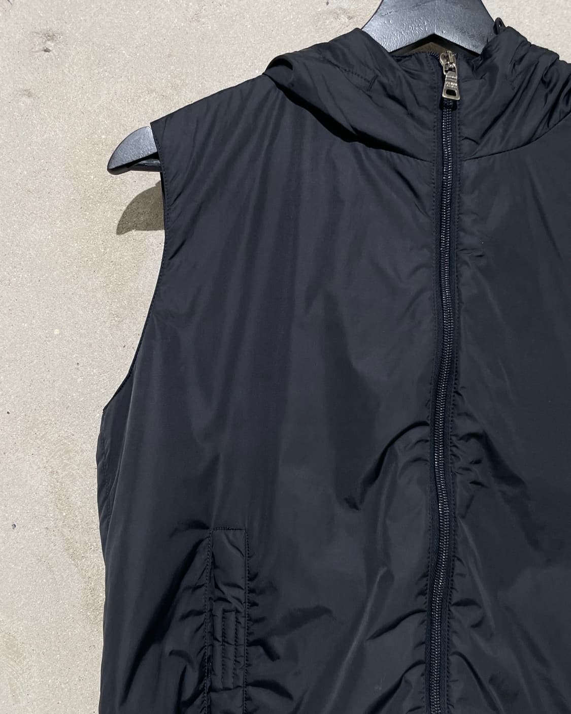 프라다 블랙 레드탭 나일론 후디 베스트 상품이미지2