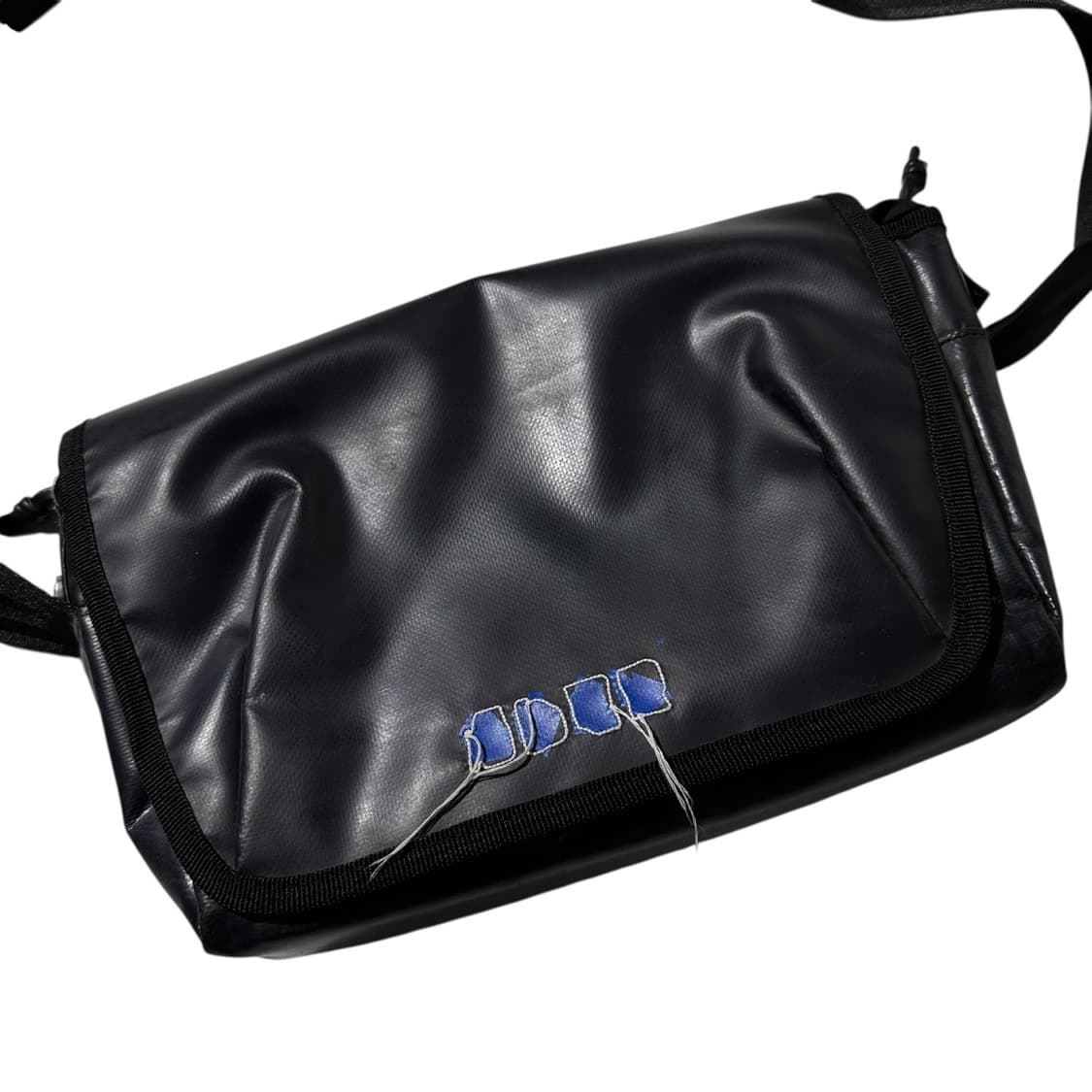 아더에러 트레이스 애드모어 크로스백 블랙 상품이미지3