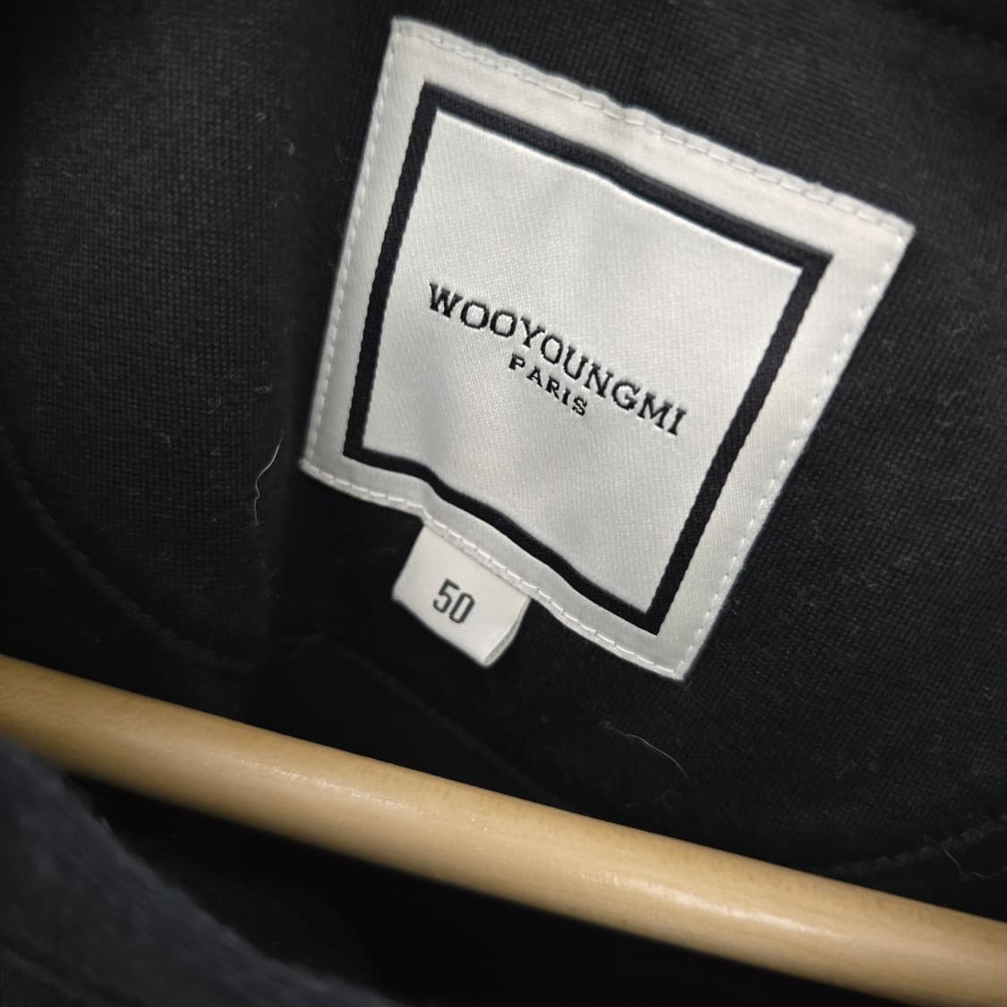 우영미 25SS 시즌 플라워 백로고 티셔츠 블랙 상품이미지5