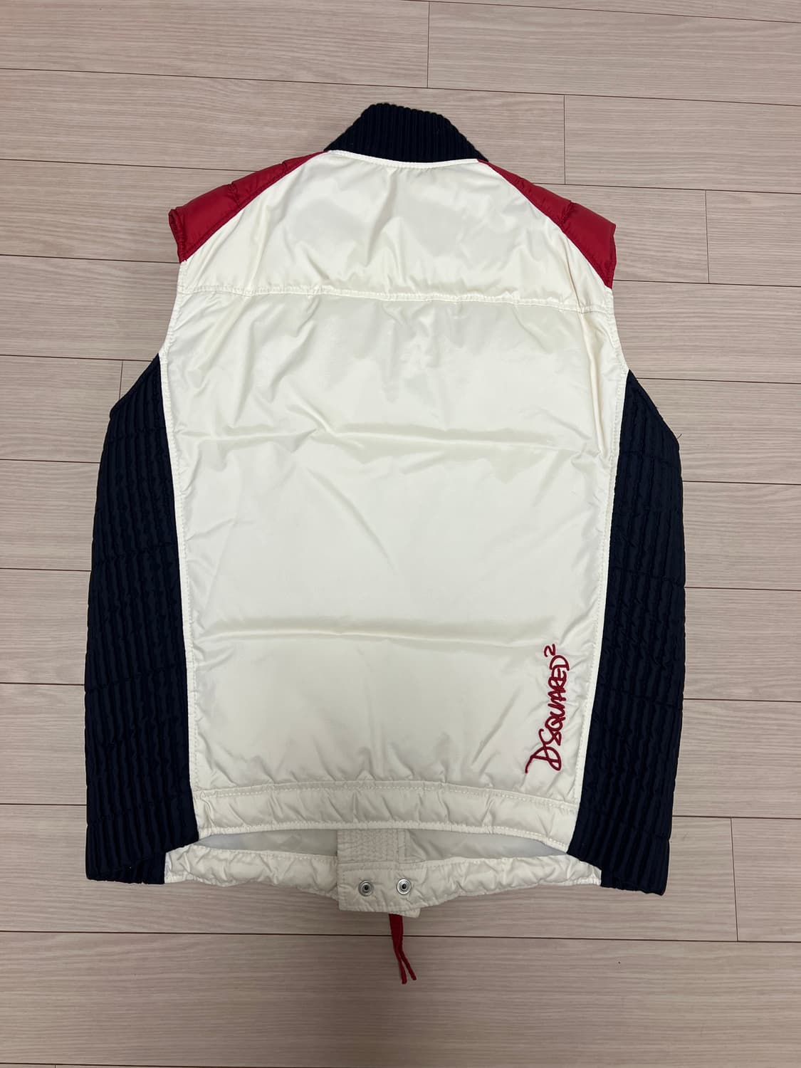 디스퀘어드 패딩 베스트 / 화이트네이비 배색 / 겨울 레이어드 상품이미지2