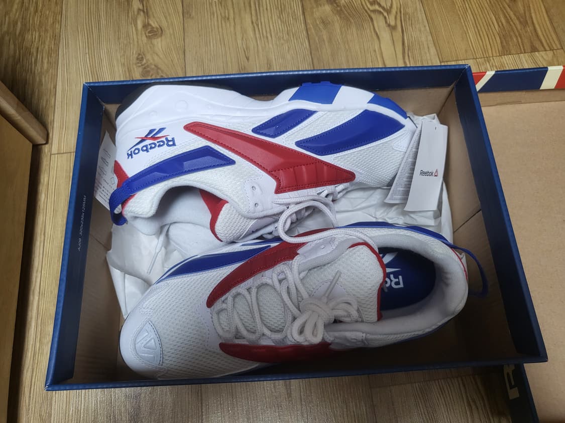 리복 인터벌96 화이트스칼렛 265mm 운동화 새상품 상품이미지2