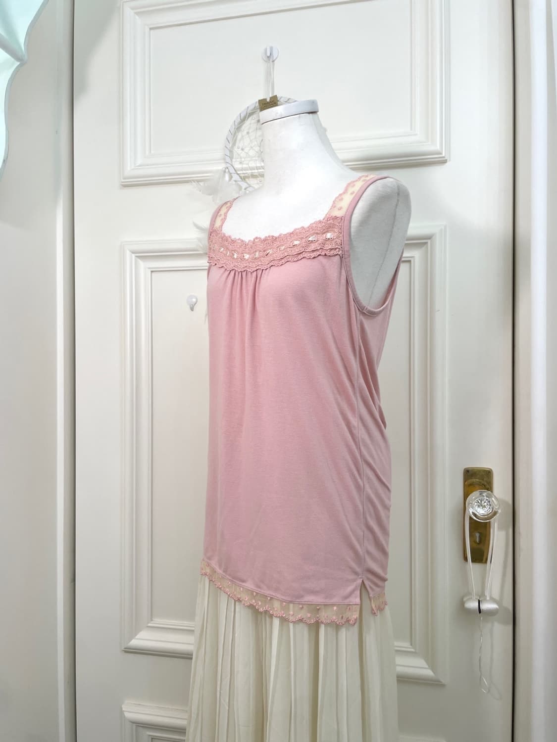 pink lace point shirring sleeveless top 상품이미지2