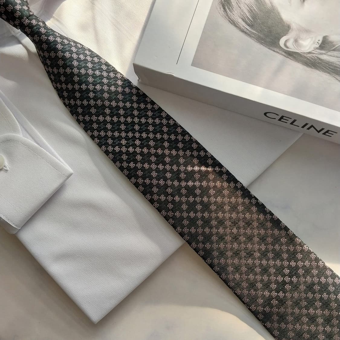 셀린느 실크 블랙 트리오페 자카드 넥타이 8.8cm A+등급 K1642
 상품이미지7