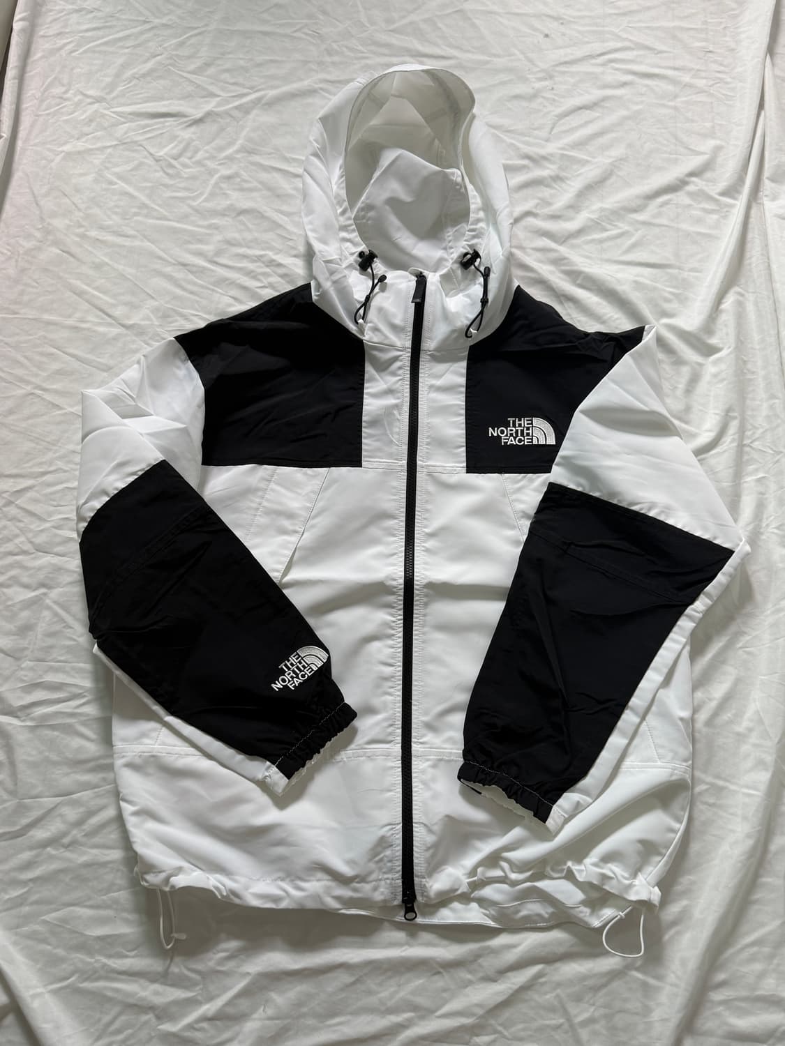 노스페이스 25ss 투톤 바람막이 화이트 상품이미지2