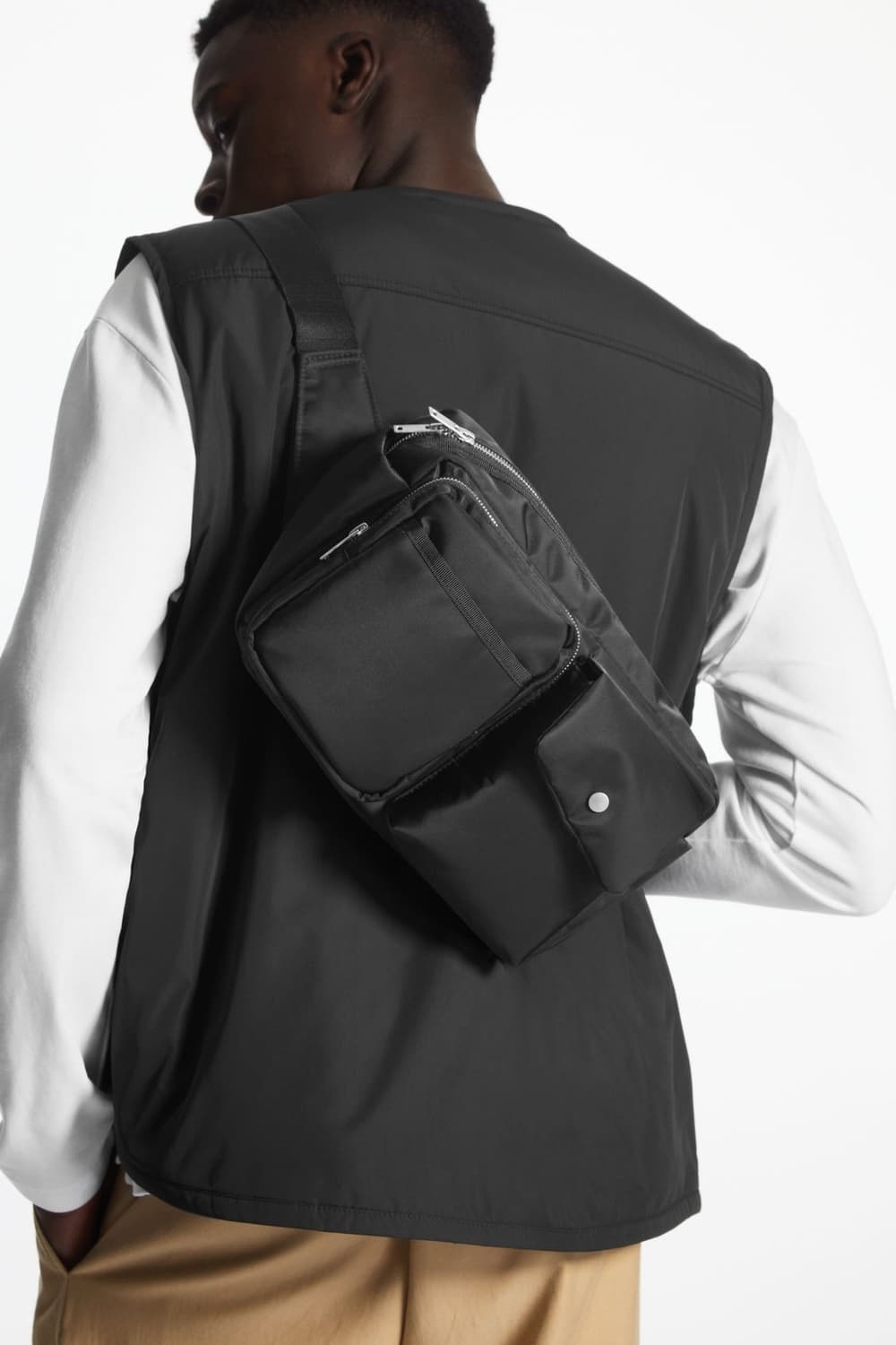 코스 cos x 예보아 콜라보 나일론 메신저 백 상품이미지9