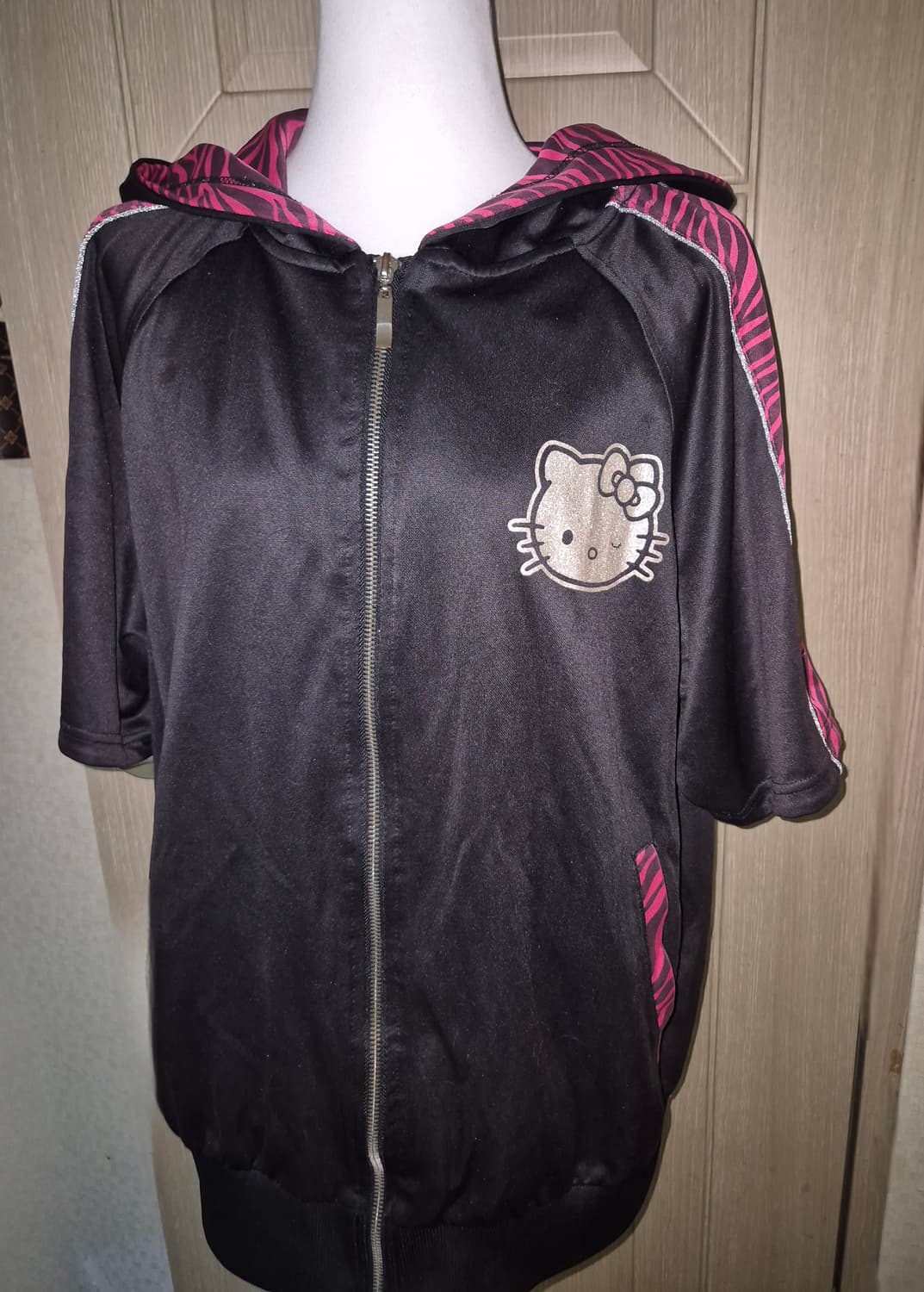 갸루펑크 걀펑 헬로키티 반팔 후드집업 상품이미지1