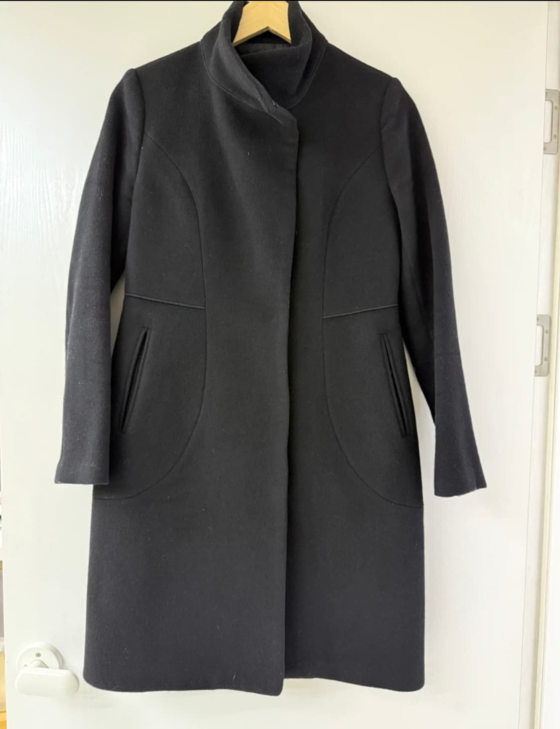 TNGT 블랙 모 코트 상품이미지1