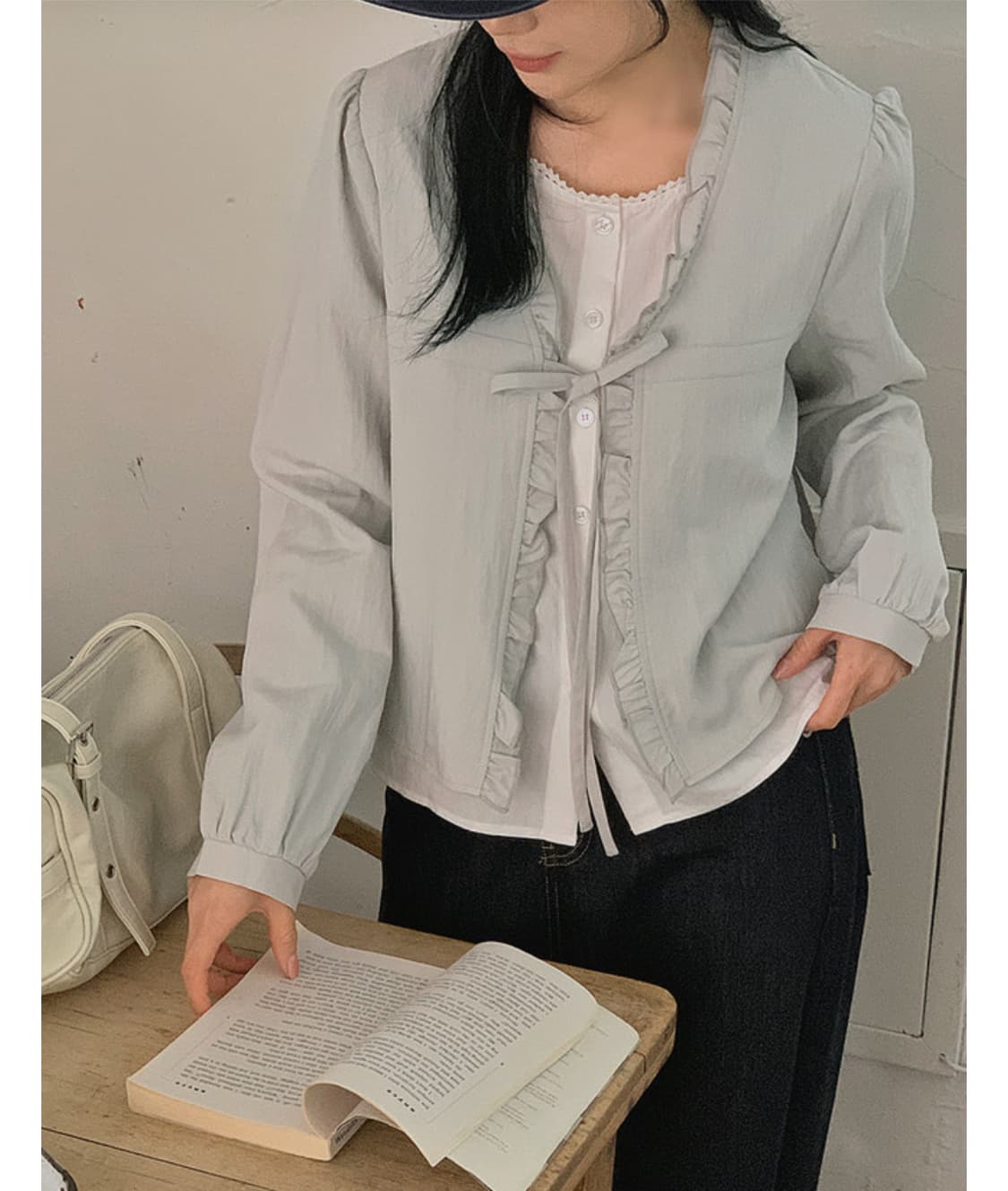 [새상품] 리리앤코 베론디크 레이어드 프릴 블라우스 데이트룩 상품이미지3