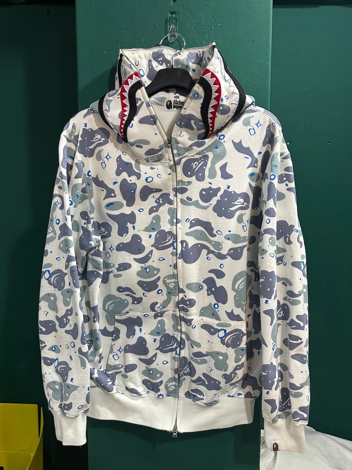 베이프 샤크후드집업 L 상품이미지1