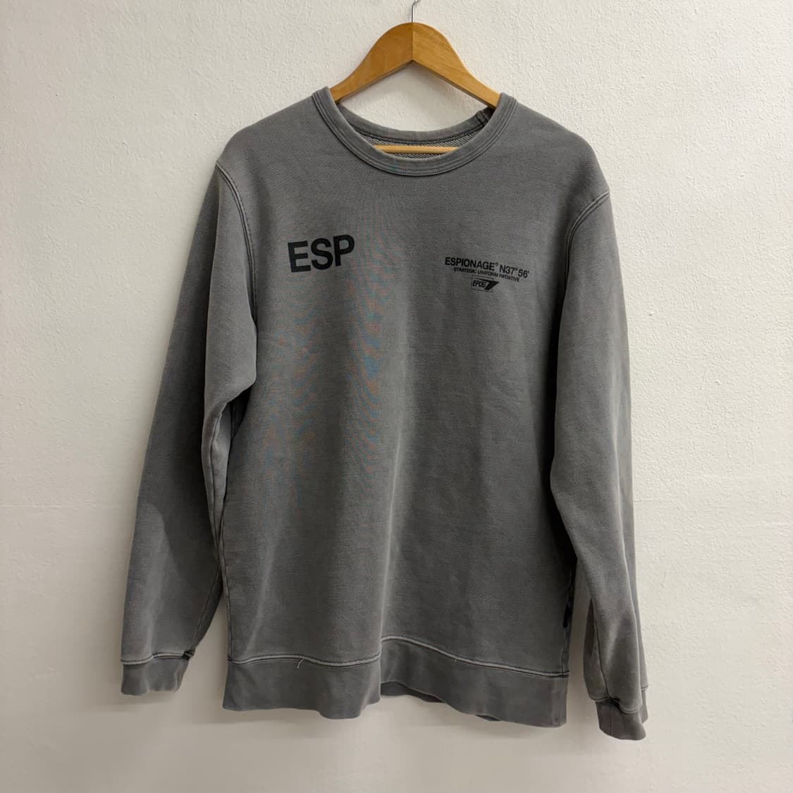 에스피오나지 그레이 맨투맨(L) 상품이미지1