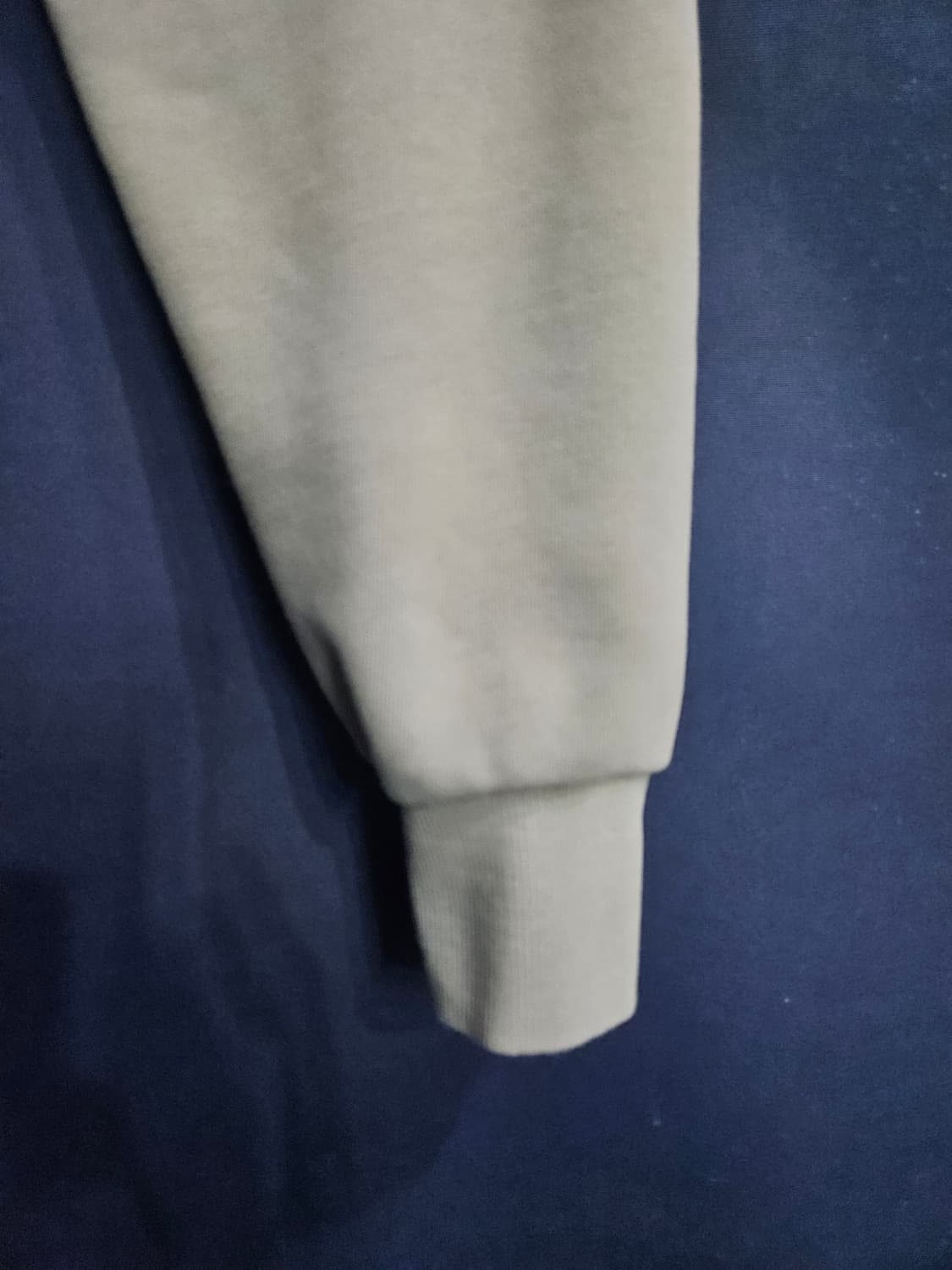 데상트 자수 라이트베이지 남성 105 반집업자켓  상품이미지5