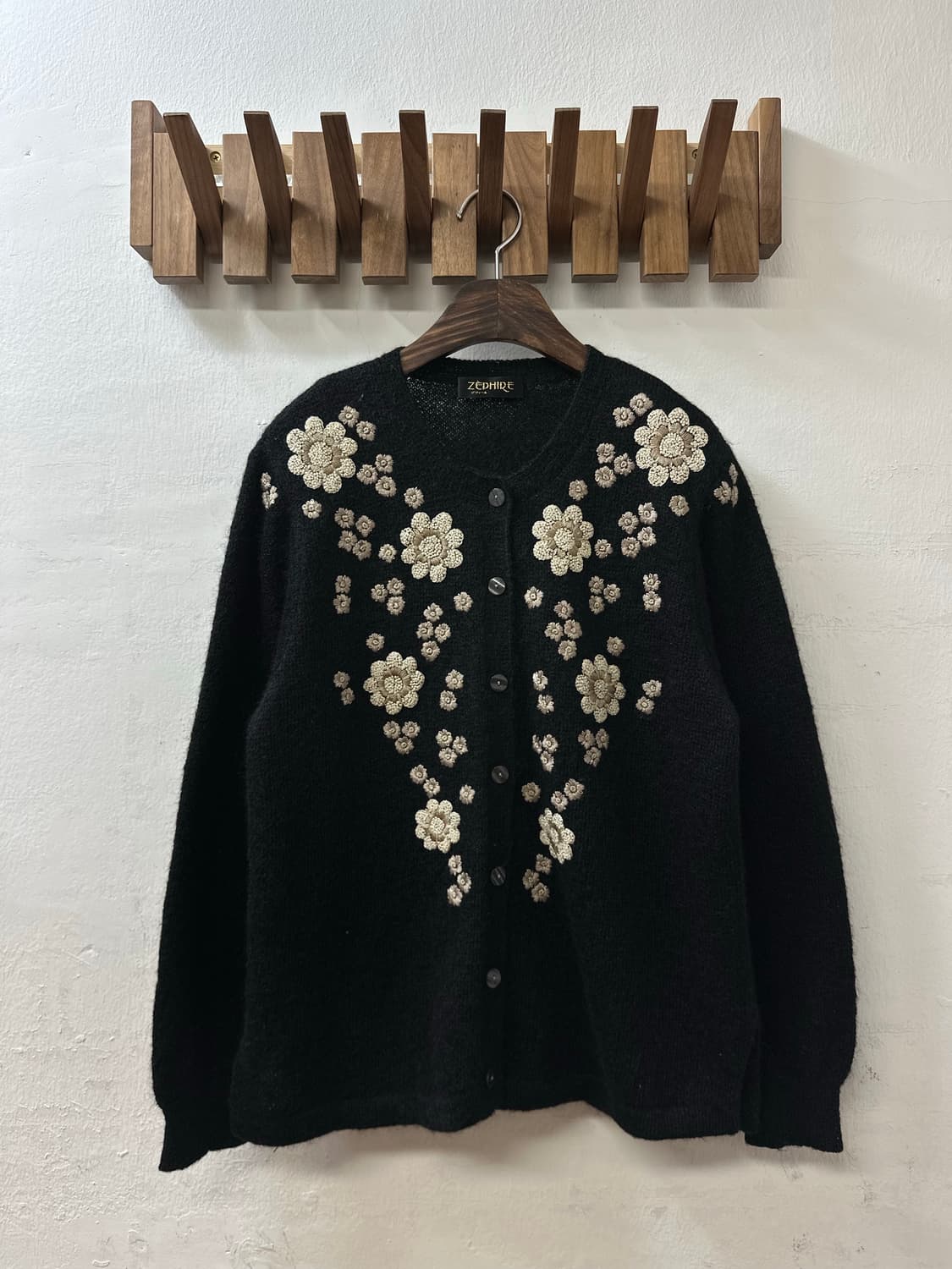 일본빈티지 플라워 자수 블랙 울 니트 스웨터 가디건 상품이미지1