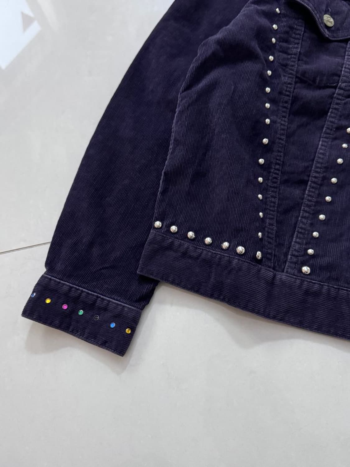 STUD JEAN JACKET 스터드 장식 데님 재킷 상품이미지8