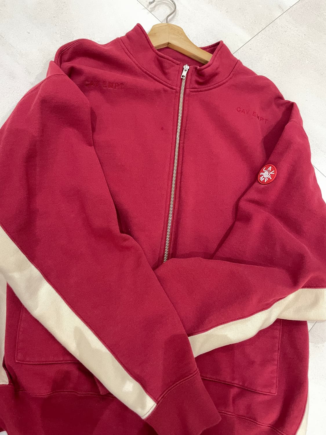 카브엠트 CAV EMPT 맨투맨  상품이미지1