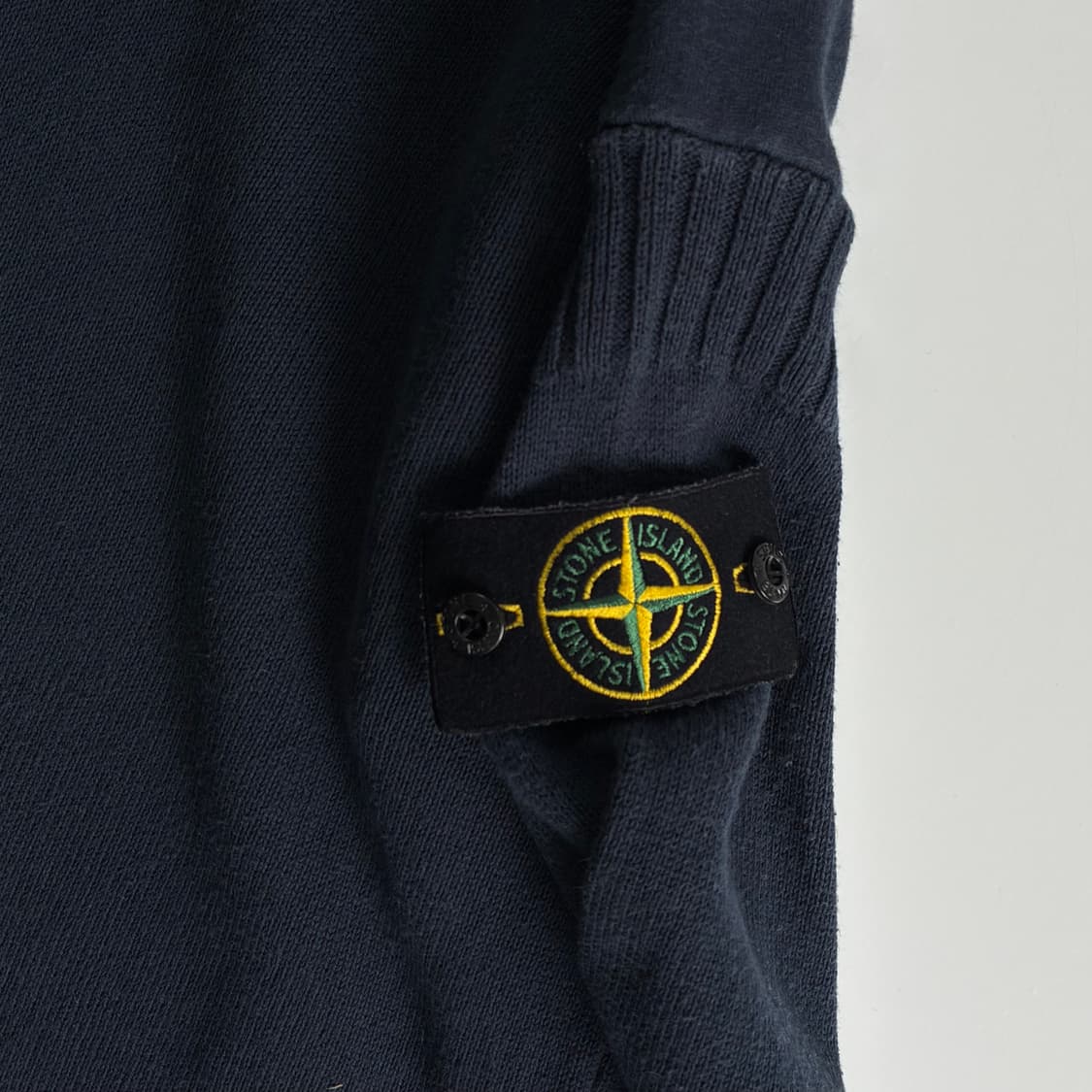 Stone Island  스톤 아일랜드 그라데이션 와펜 라운드 니트 상품이미지2