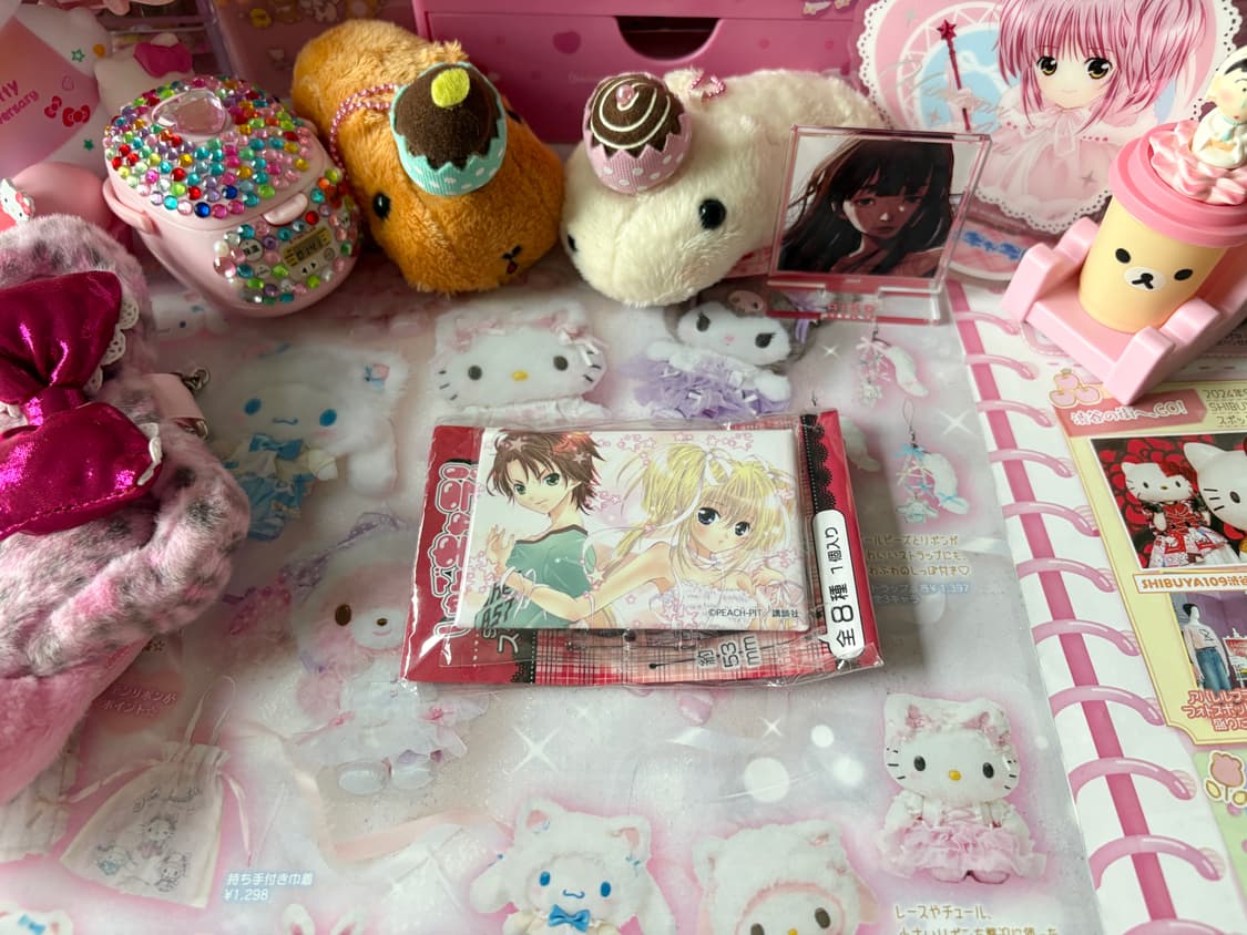 캐릭캐릭체인지 세라 사각뱃지 상품이미지1