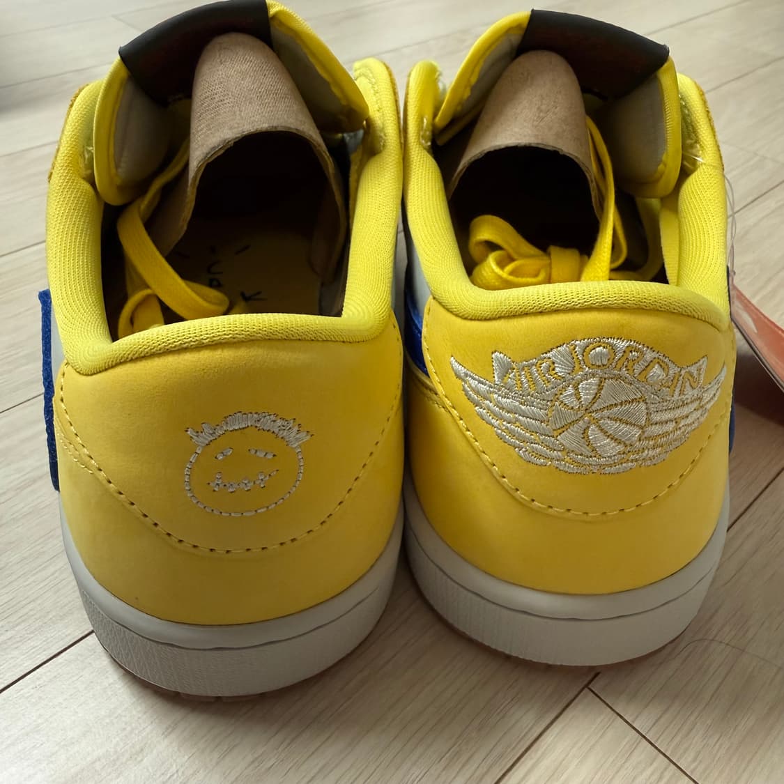 조던1 카나리 트래비스스캇 남자 270  상품이미지3