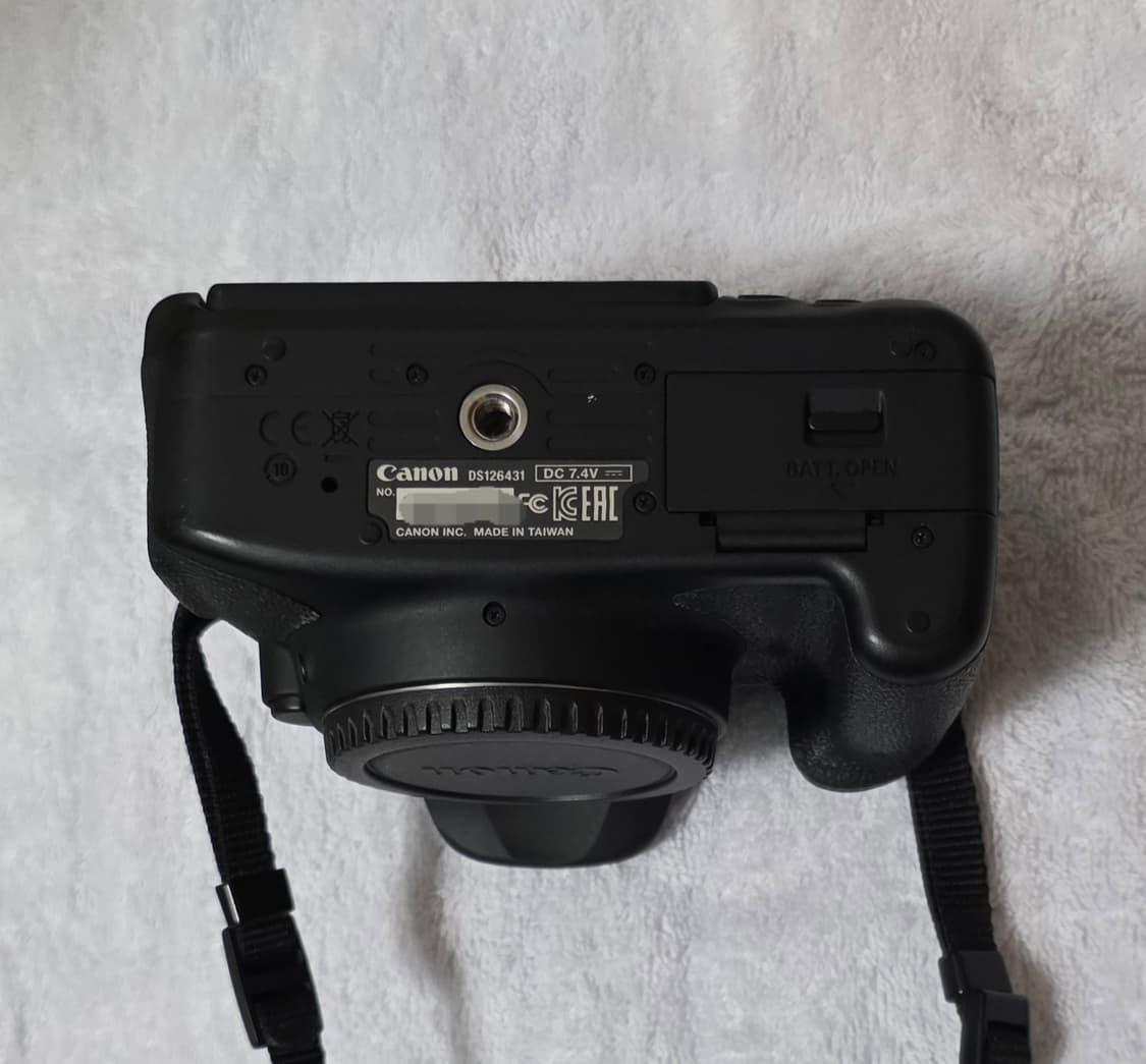 캐논 EOS 700D DSLR 카메라 팝니다. 상품이미지8