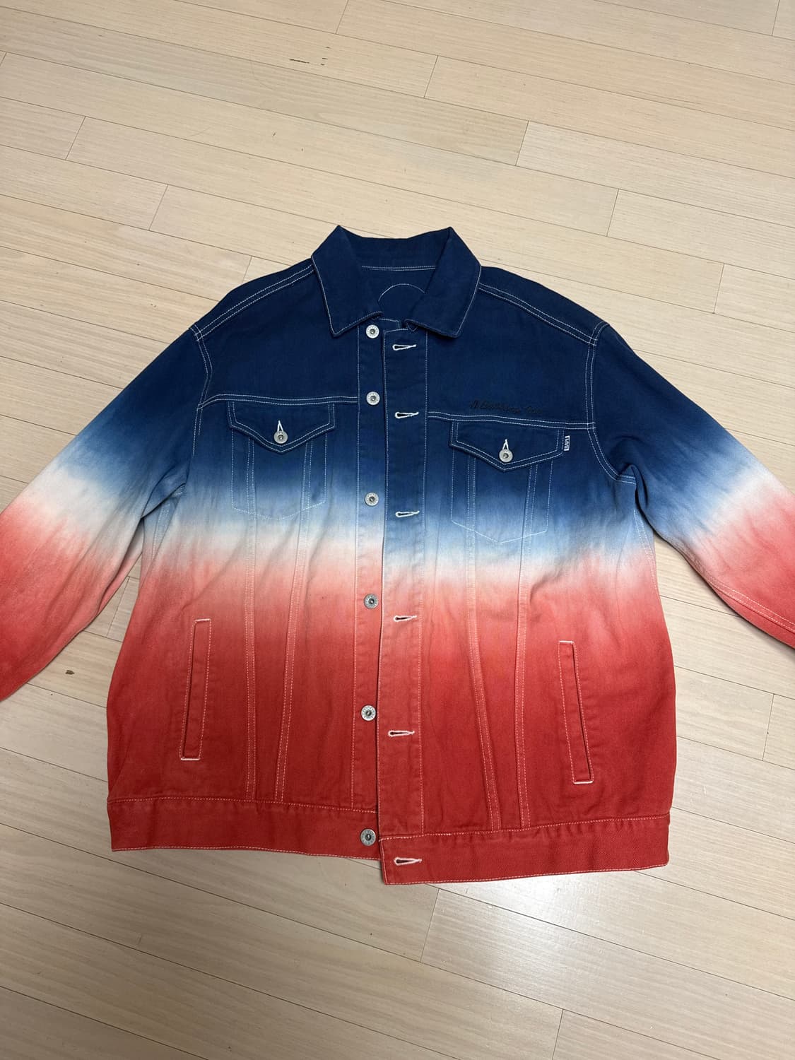 베이프 그라데이션 트러커자켓 상품이미지1