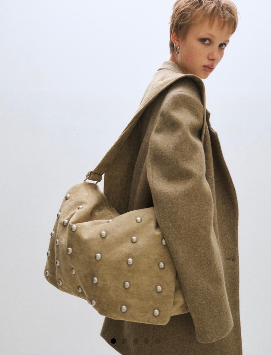 Plzproject 플리즈프로젝트 스터드 스웨이드 메신저백 샌드 상품이미지2