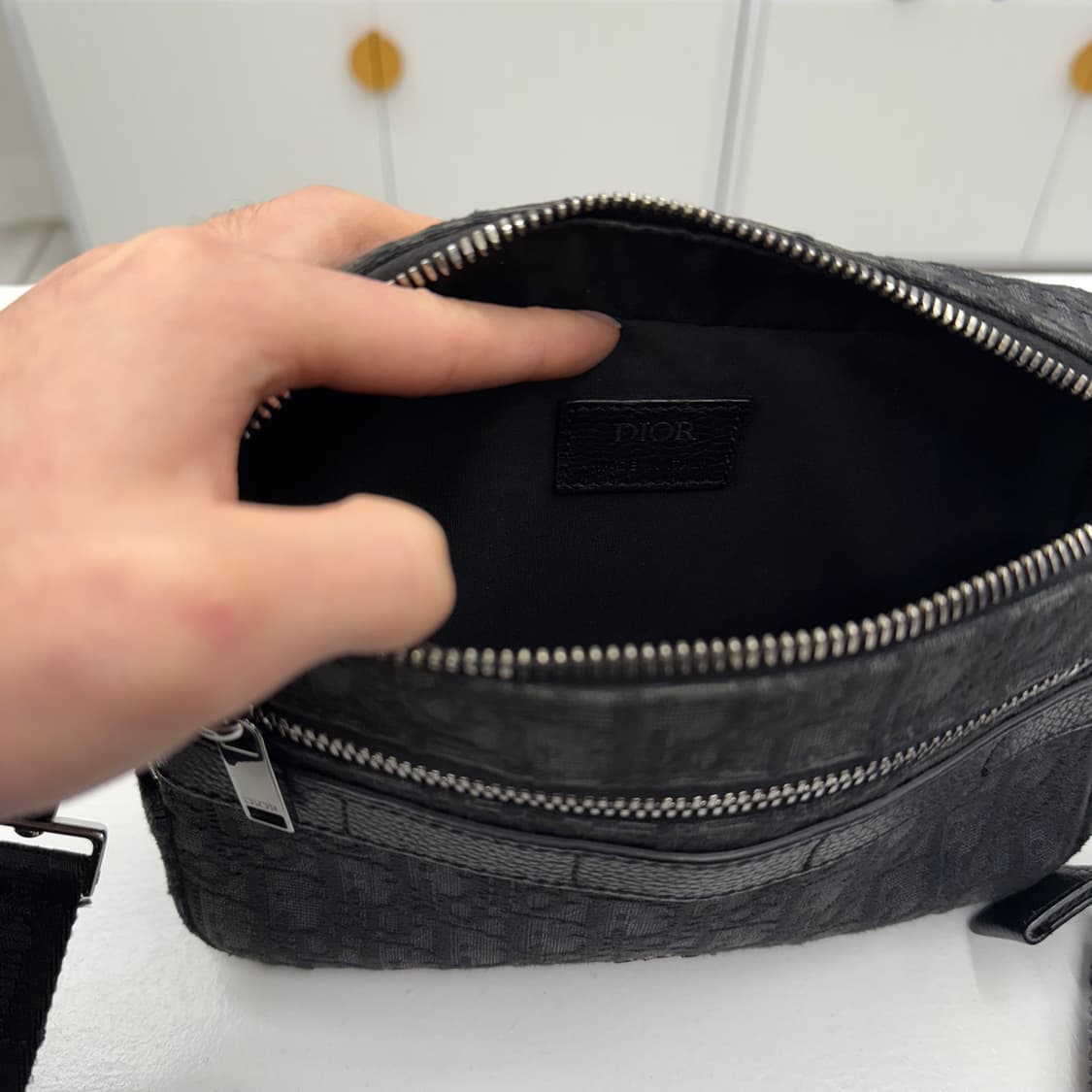 디올 오블리크 사파리 메신저백 블랙 상품이미지5