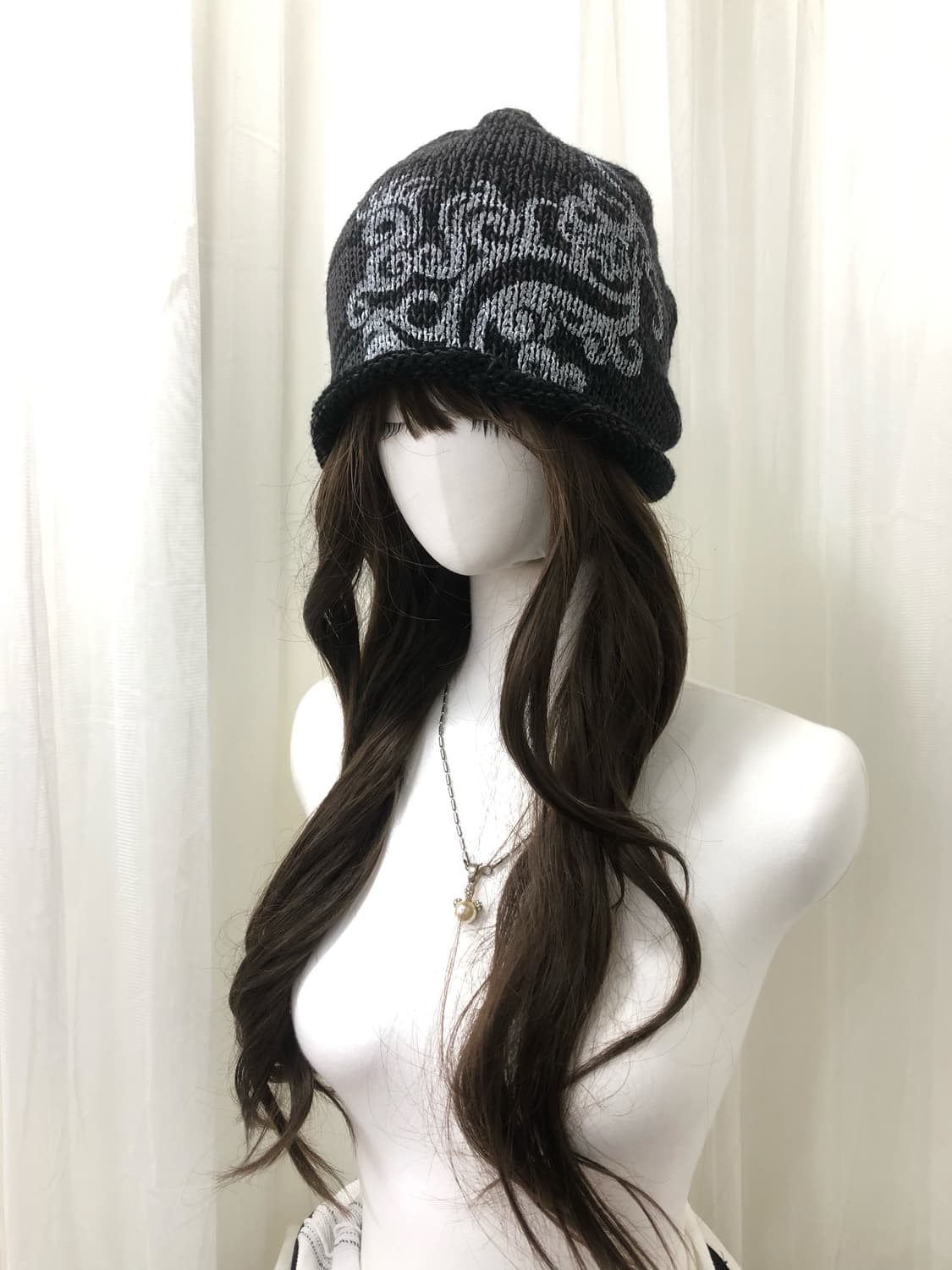 charcoal abstract drawing beanie 상품이미지1