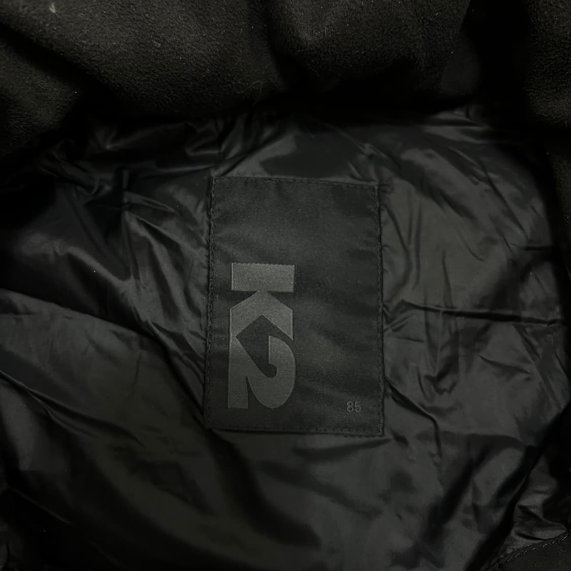 K2 여성 구스다운 와펜 빅로고 벤치 롱패딩 점퍼 [블랙] XS/85 상품이미지7