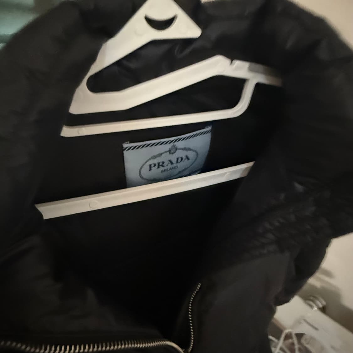 프라다 여성 경량 패딩 상품이미지5
